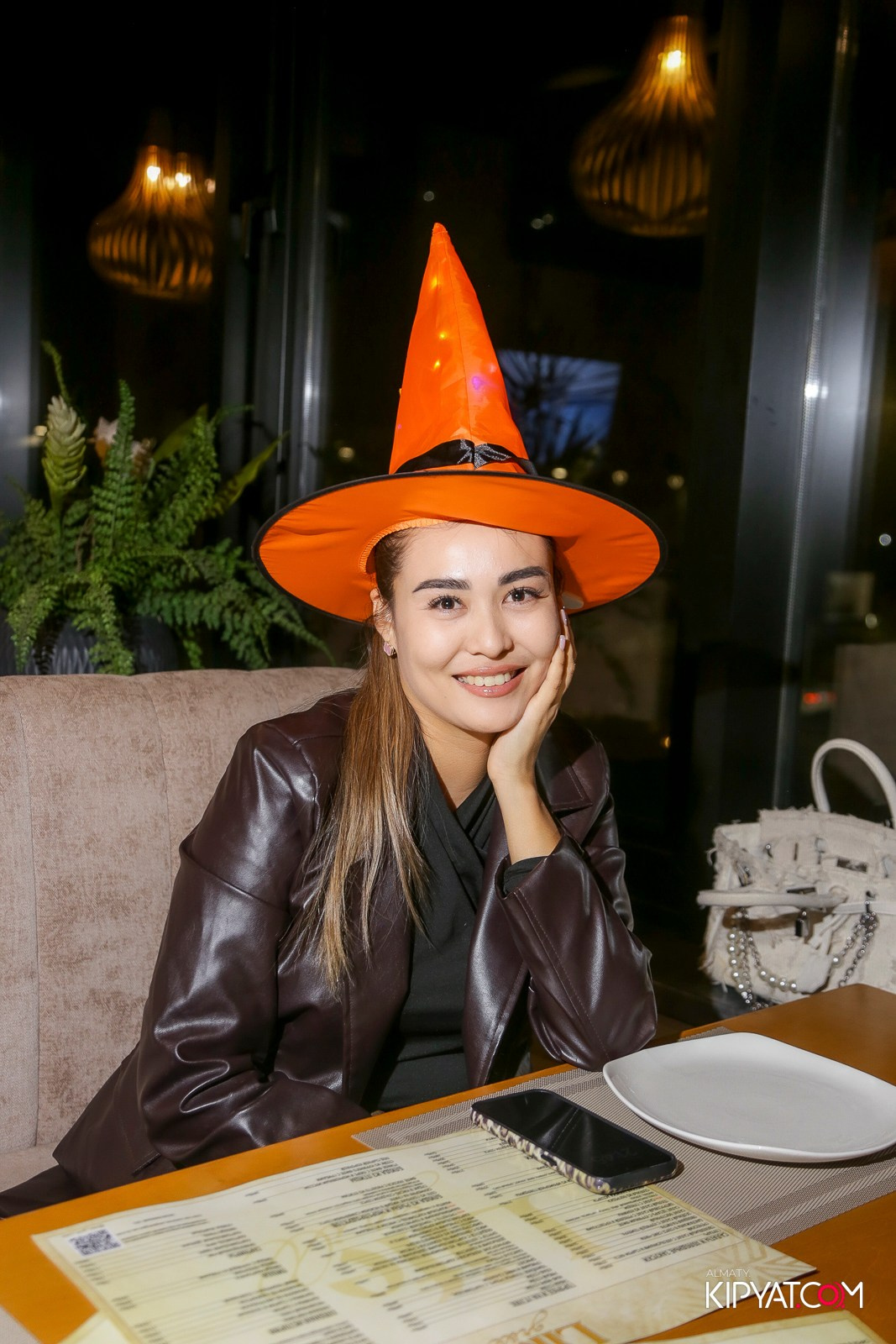 LIFE GRILL CAFE. КИПЯТКОМ АЛМАТЫ!