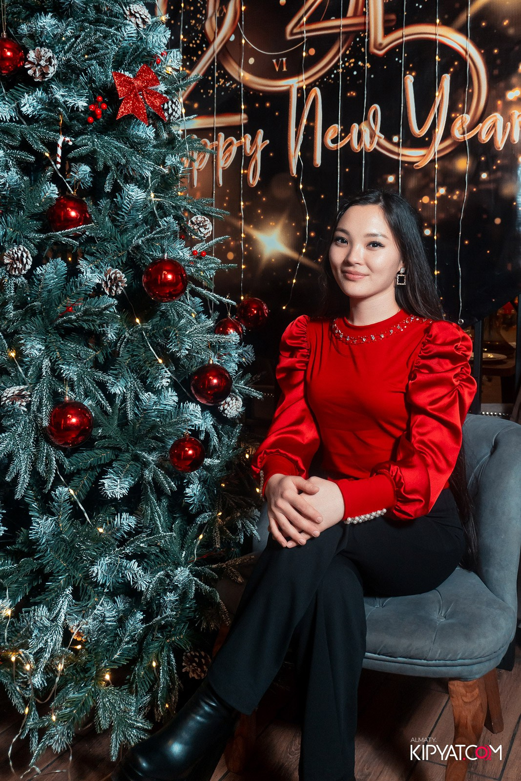 КАФЕ ЖАСМИН НА МОМЫШУЛЫ. КИПЯТКОМ АЛМАТЫ!