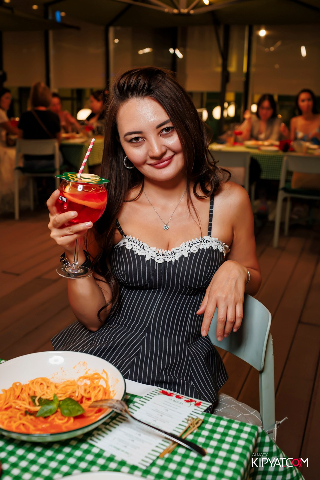 MAMMA MIA В DOSTYK PLAZA. КИПЯТКОМ АЛМАТЫ! Фотосъемка мероприятий в Алматы
