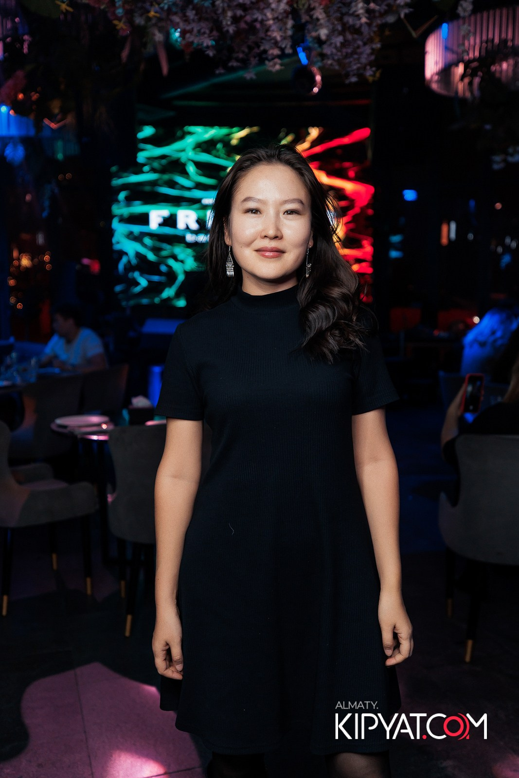 FRIENDS BAR & TERRACE. КИПЯТКОМ АЛМАТЫ!