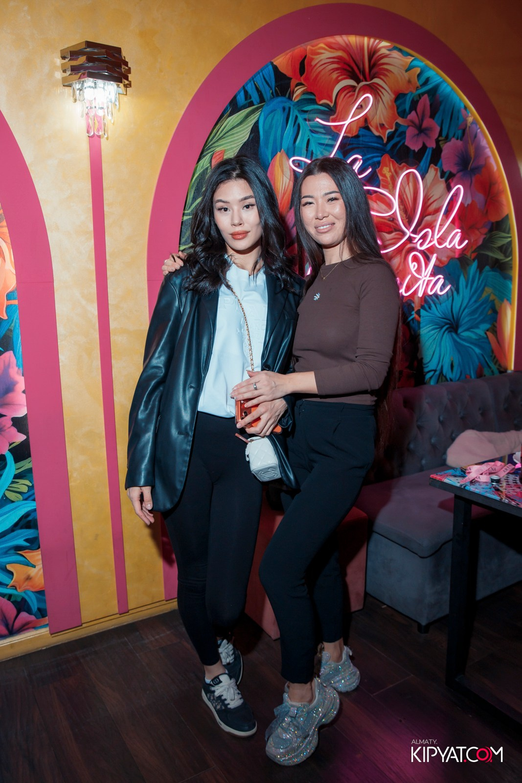 УХО И МЕДВЕДЬ НА САИНА. КИПЯТКОМ АЛМАТЫ! Фотосъемка мероприятий в Алматы