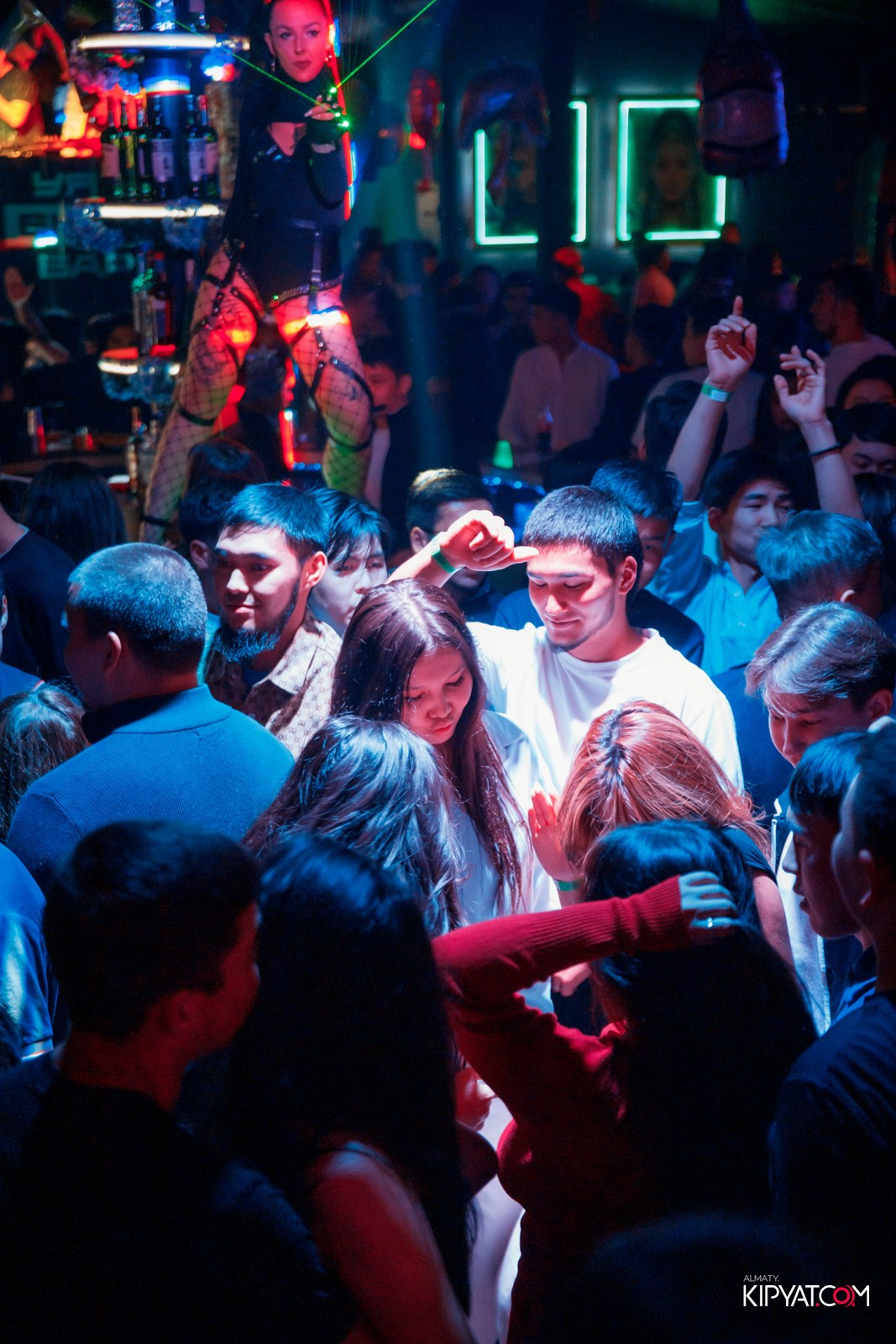 UYAT EMES BAR. КИПЯТКОМ АЛМАТЫ!