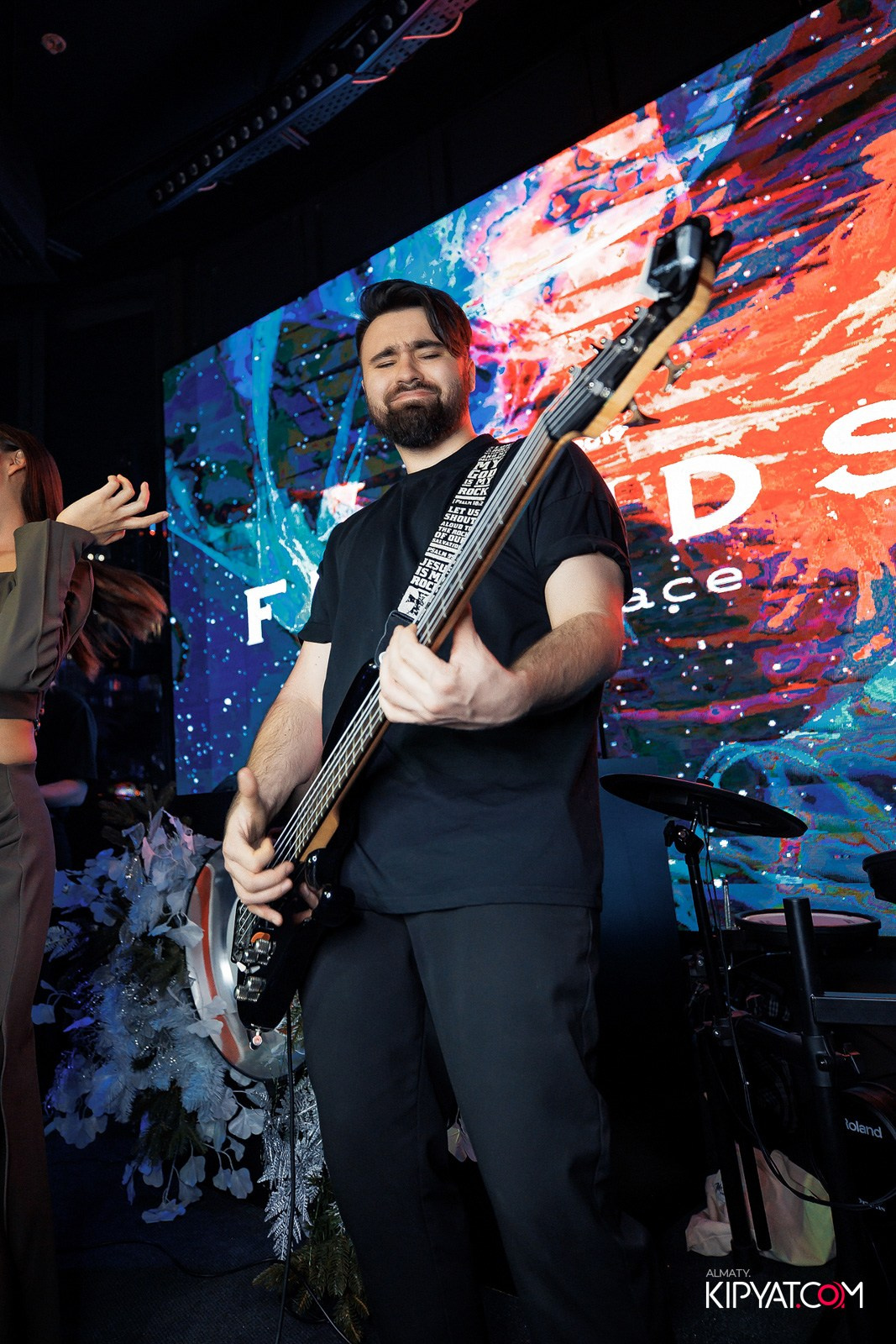 FRIENDS BAR & TERRACE. КИПЯТКОМ АЛМАТЫ!