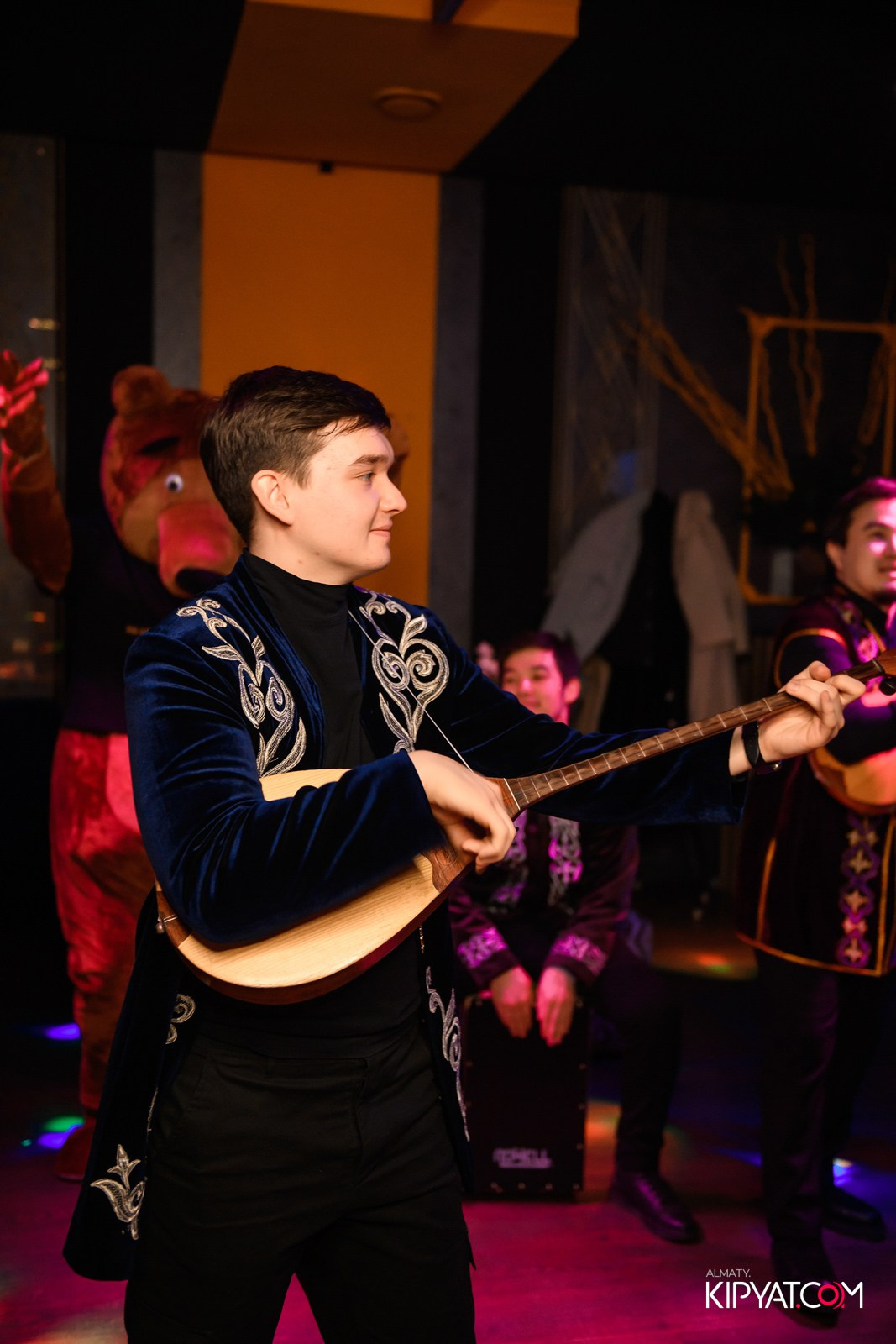 УХО И МЕДВЕДЬ НА ГАГАРИНА. КИПЯТКОМ АЛМАТЫ!