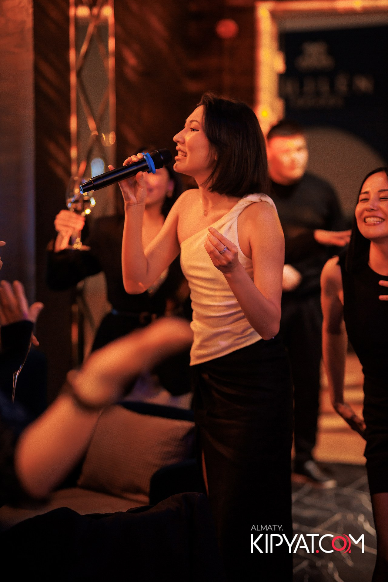 MOOD KARAOKE & TERRACE. КИПЯТКОМ АЛМАТЫ!