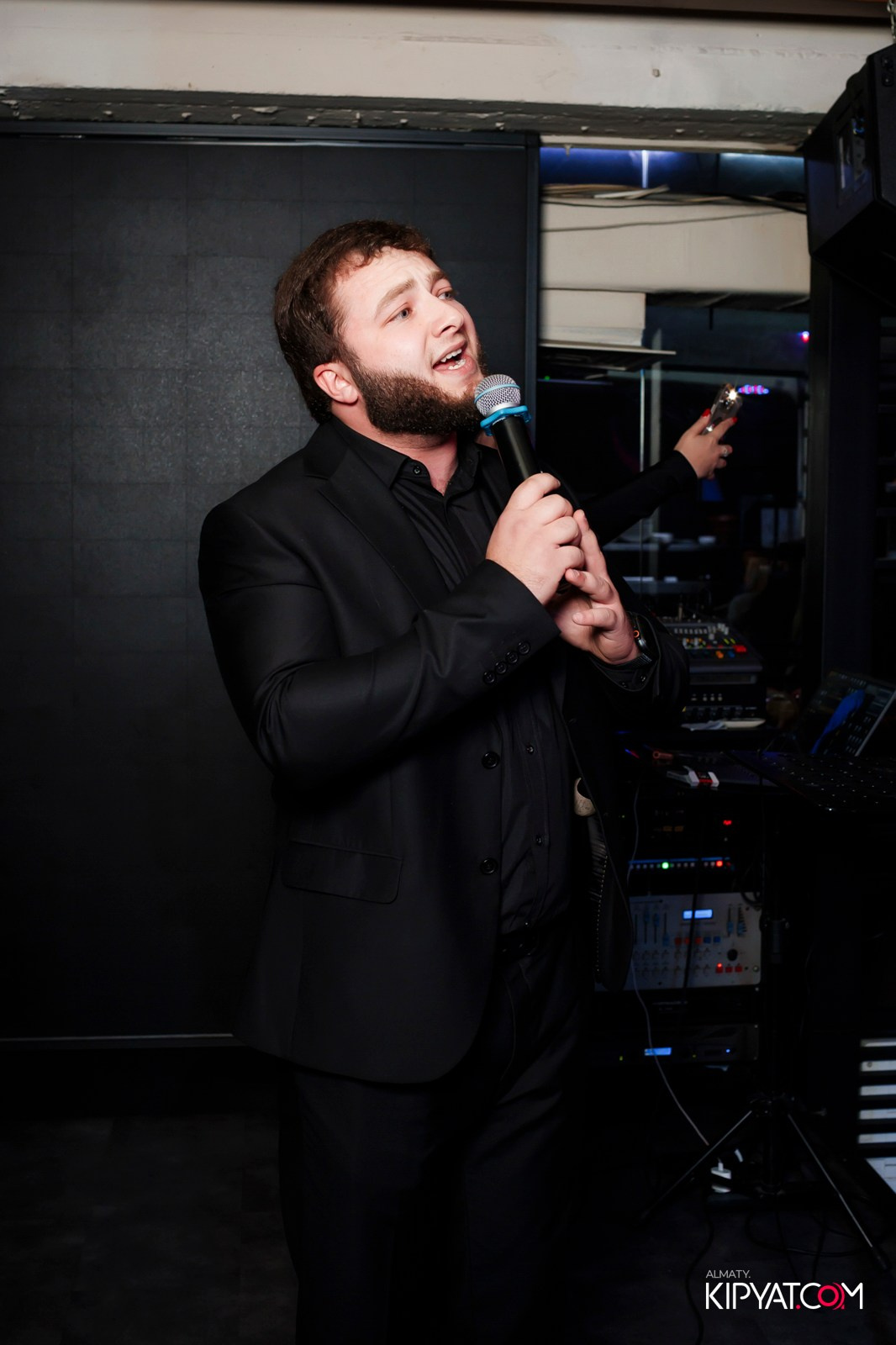 КАВКАЗСКИЙ ВЕЧЕР В ВАХТАНГУРИ. КИПЯТКОМ АЛМАТЫ!