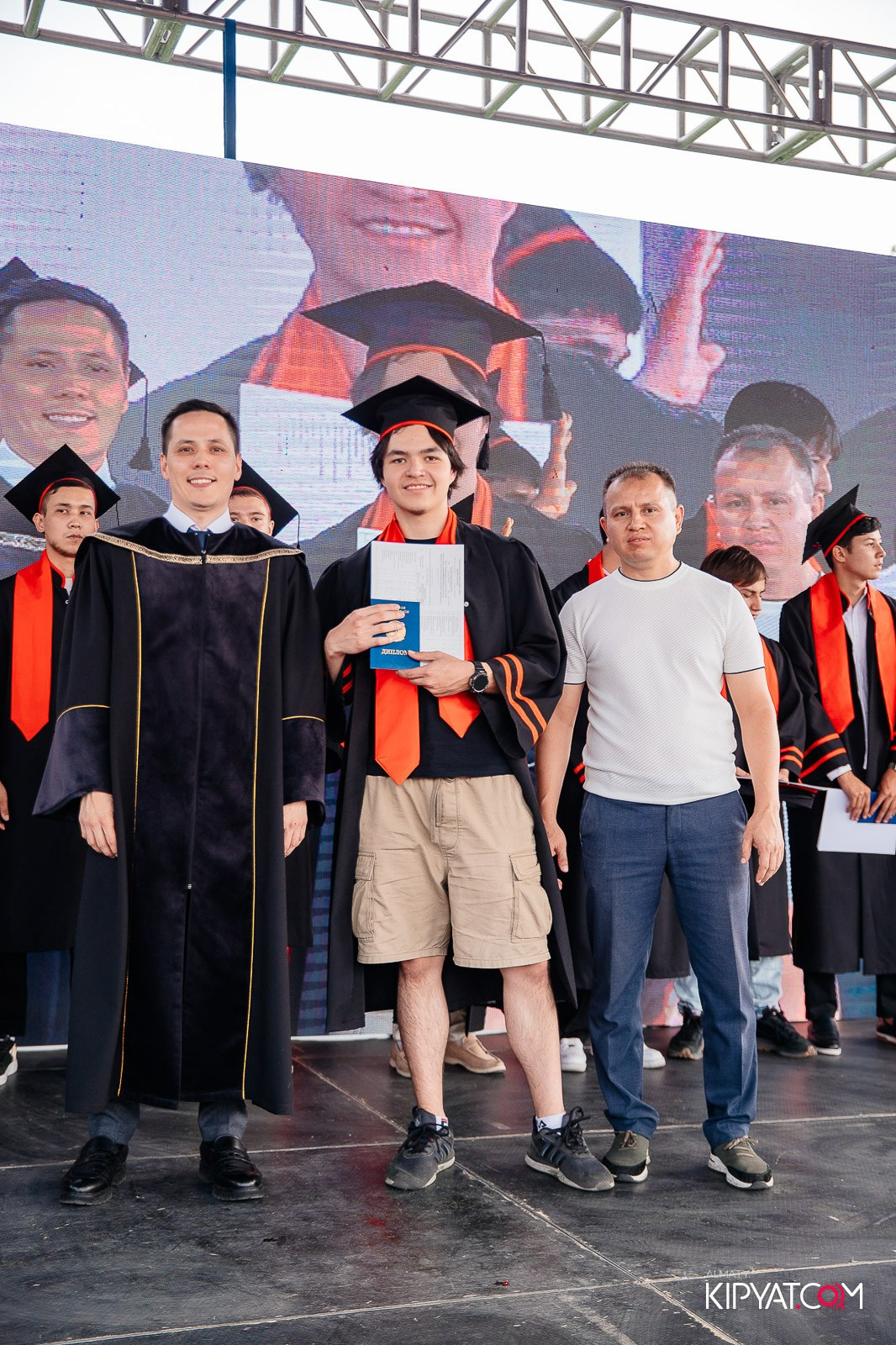 ВРУЧЕНИЕ ДИПЛОМОВ — НАРХОЗ КОЛЛЕДЖ. Part 3. КИПЯТКОМ АЛМАТЫ!