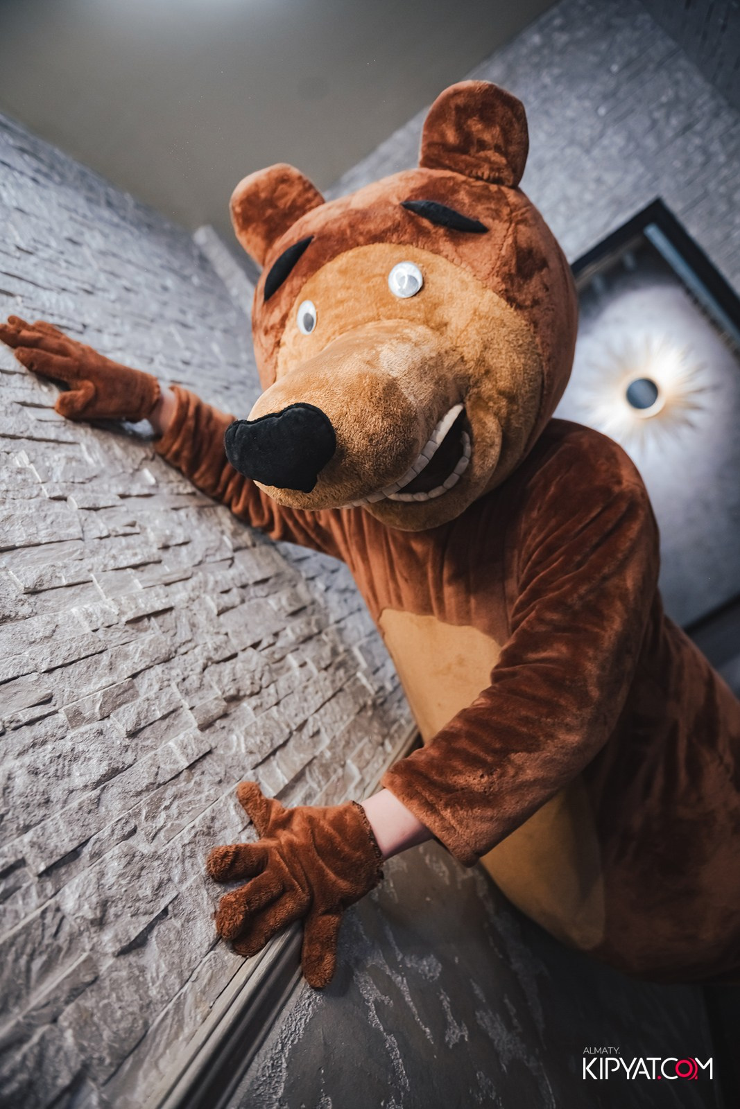 УХО И МЕДВЕДЬ НА ГАГАРИНА. КИПЯТКОМ АЛМАТЫ!