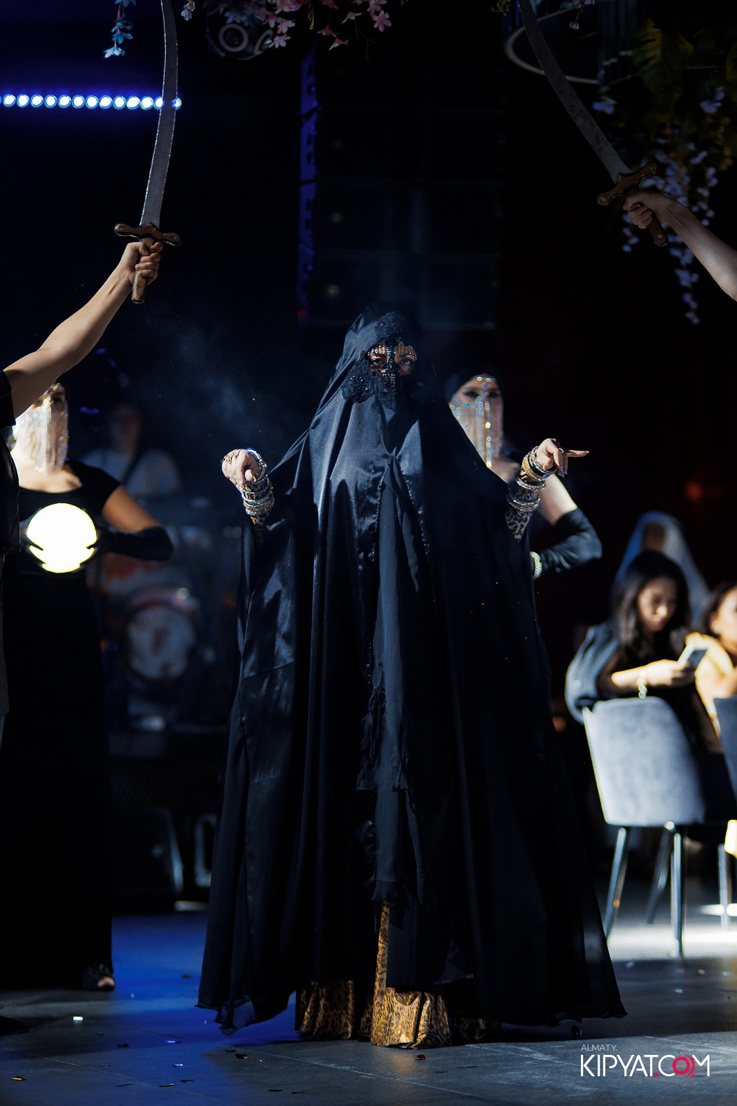 FRIENDS BAR & TERRACE. КИПЯТКОМ АЛМАТЫ!