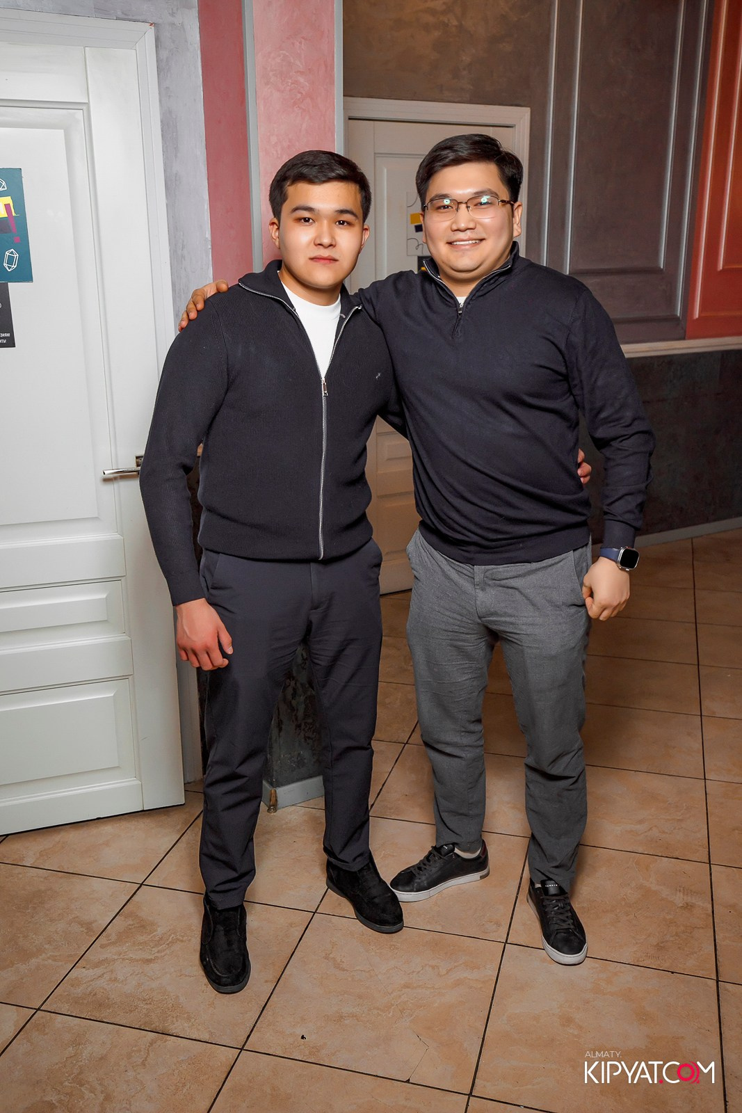 УХО И МЕДВЕДЬ НА КУРМАНГАЗЫ. КИПЯТКОМ АЛМАТЫ! Фотосъемка мероприятий в Алматы