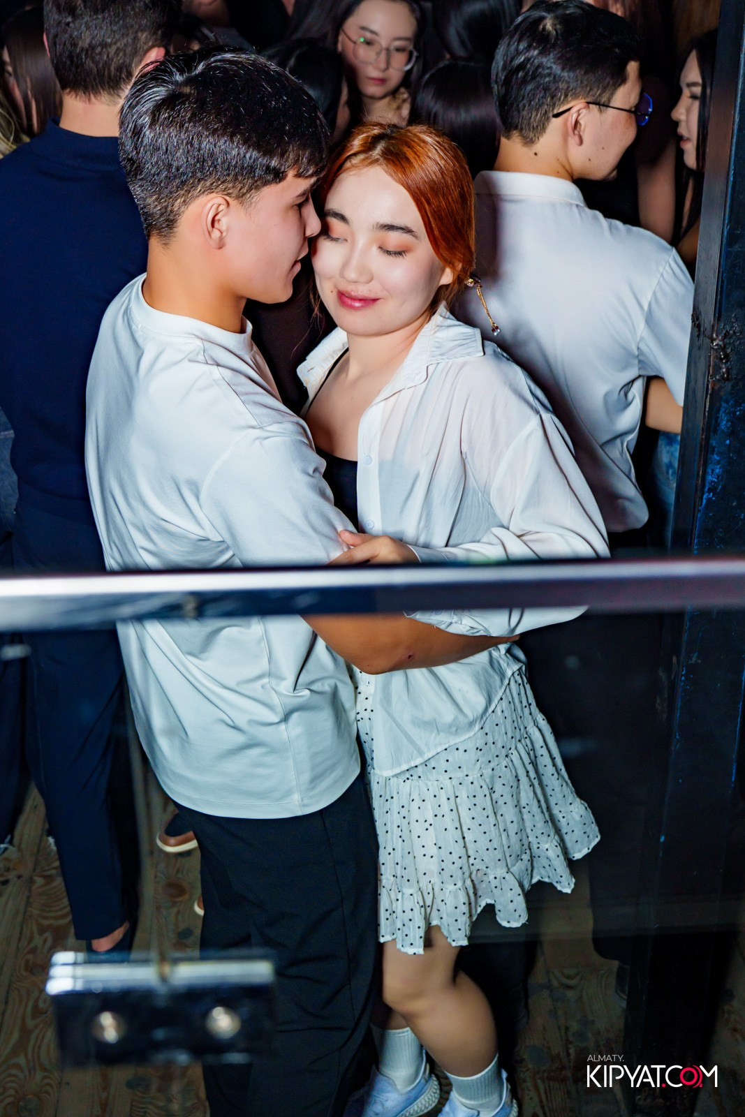 UYAT EMES BAR. КИПЯТКОМ АЛМАТЫ!