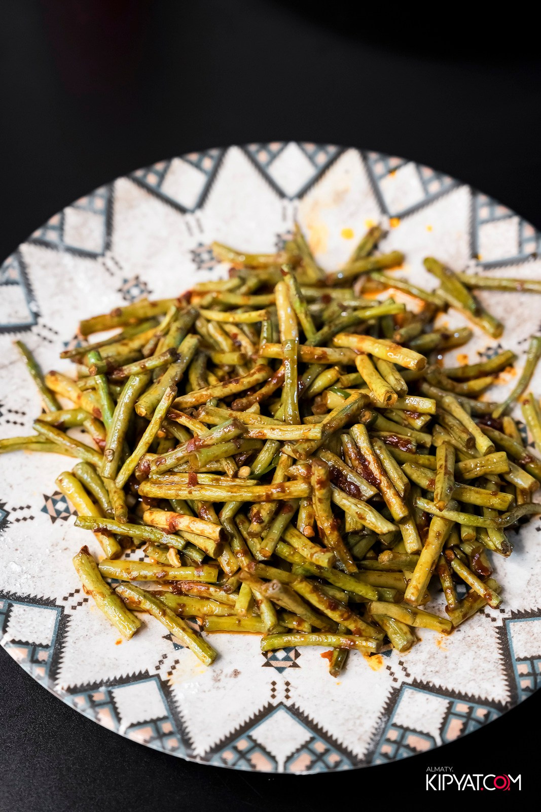 СЕМЕЙНЫЙ РЕСТОРАН BAZAAR. КИПЯТКОМ АЛМАТЫ!