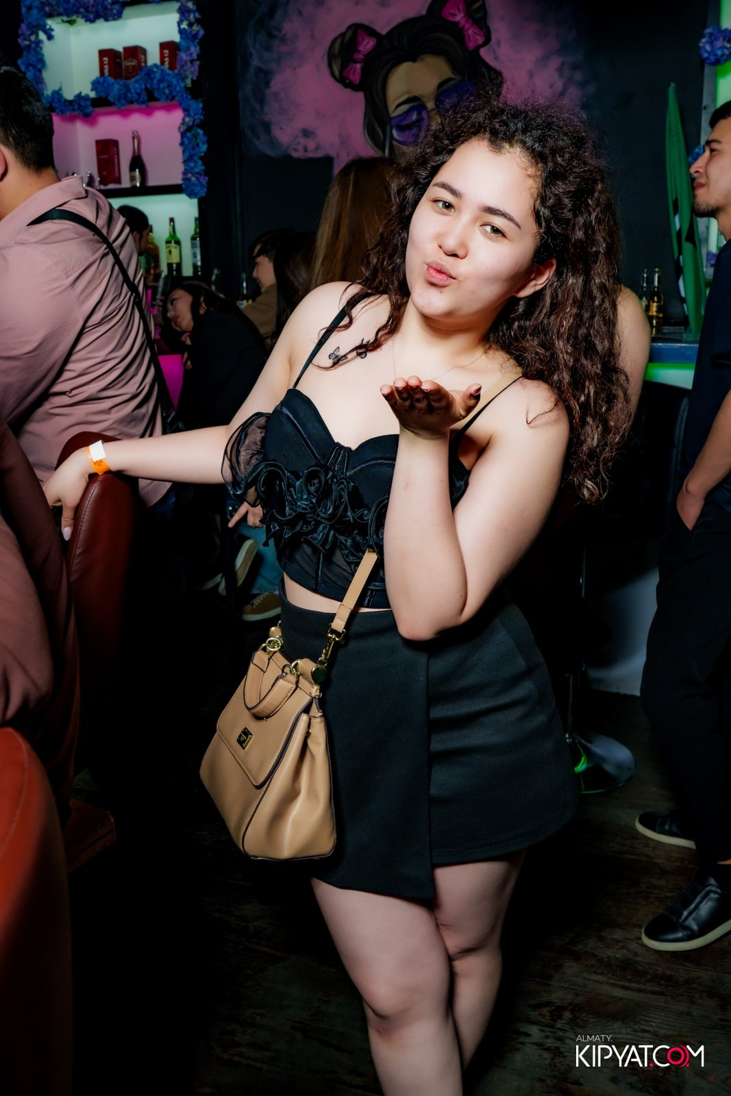 UYAT EMES BAR. КИПЯТКОМ АЛМАТЫ!