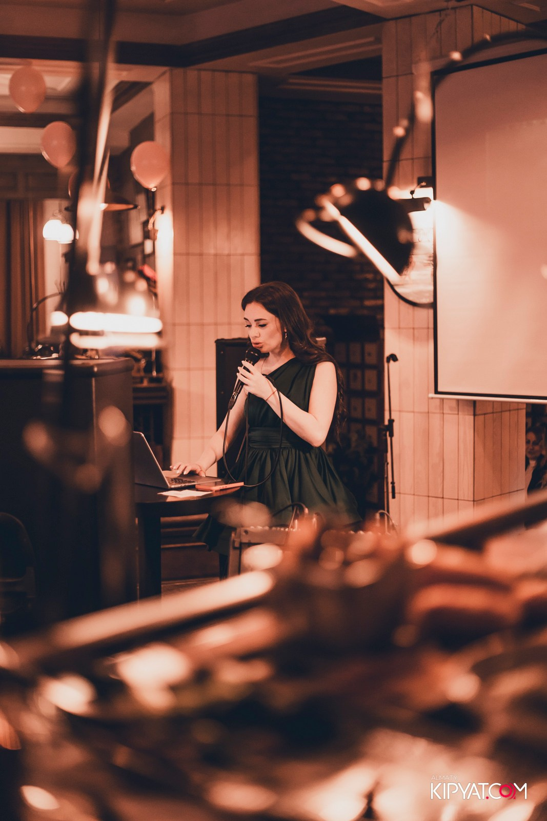 ЖИГУЛИ БАР НА АУЭЗОВА. КИПЯТКОМ АЛМАТЫ! Фотосъемка мероприятий в Алматы