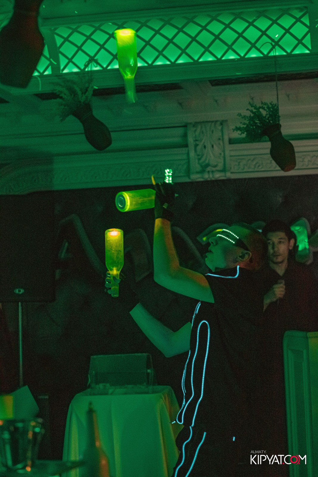 РЕСТОРАН ALAZANI НА АКАН СЕРЫ. КИПЯТКОМ АЛМАТЫ!