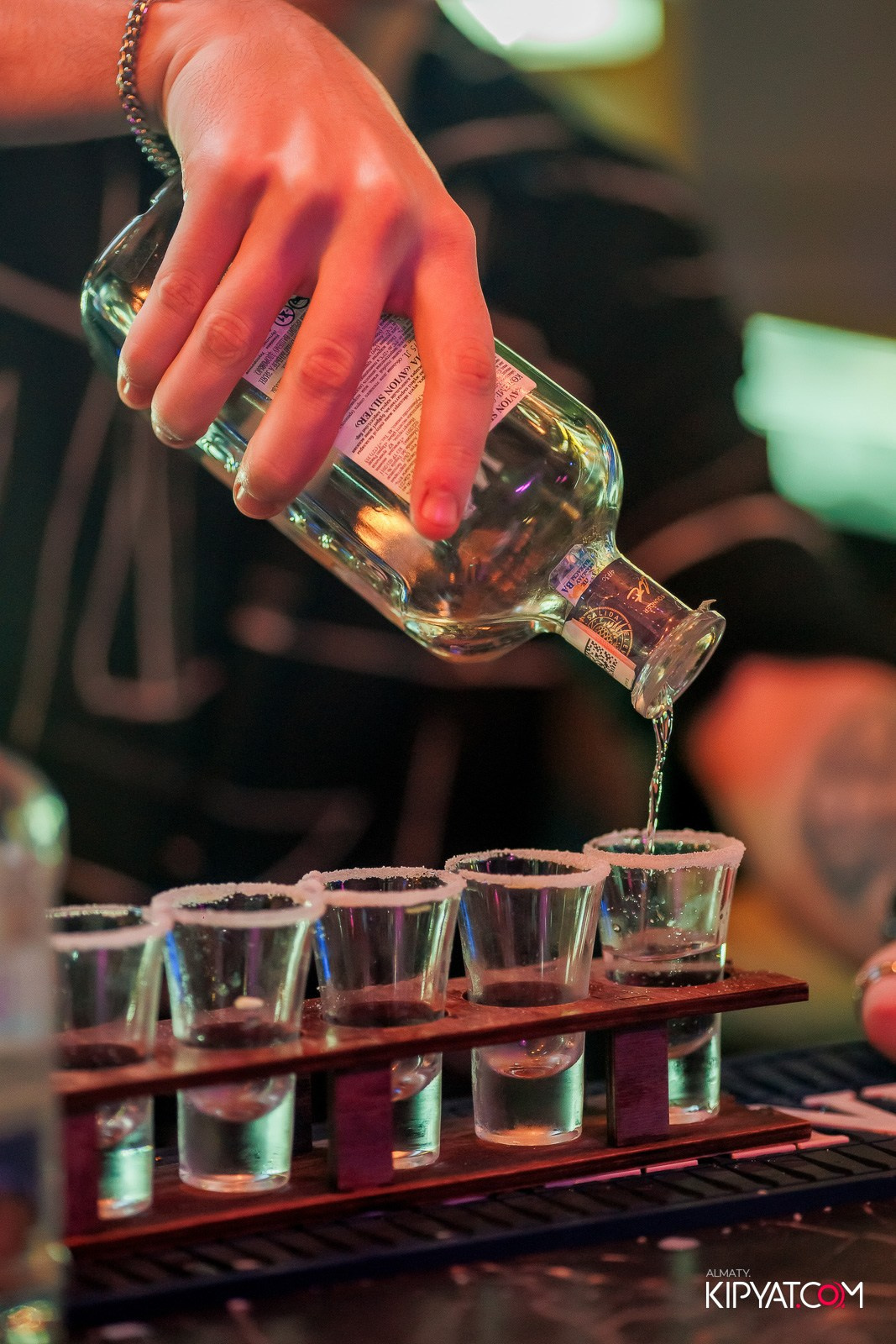 ДОРОГАЯ, Я НЕ ПИЛ. КИПЯТКОМ АЛМАТЫ!