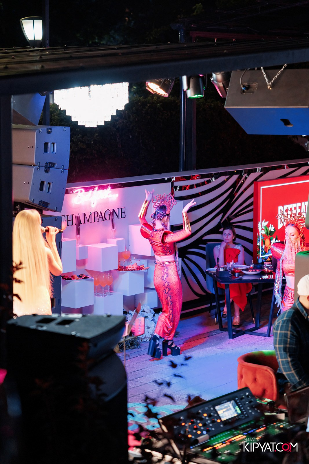 НОДАР РЕВИЯ В «ЗАЯ, НА БИС». КИПЯТКОМ АЛМАТЫ!