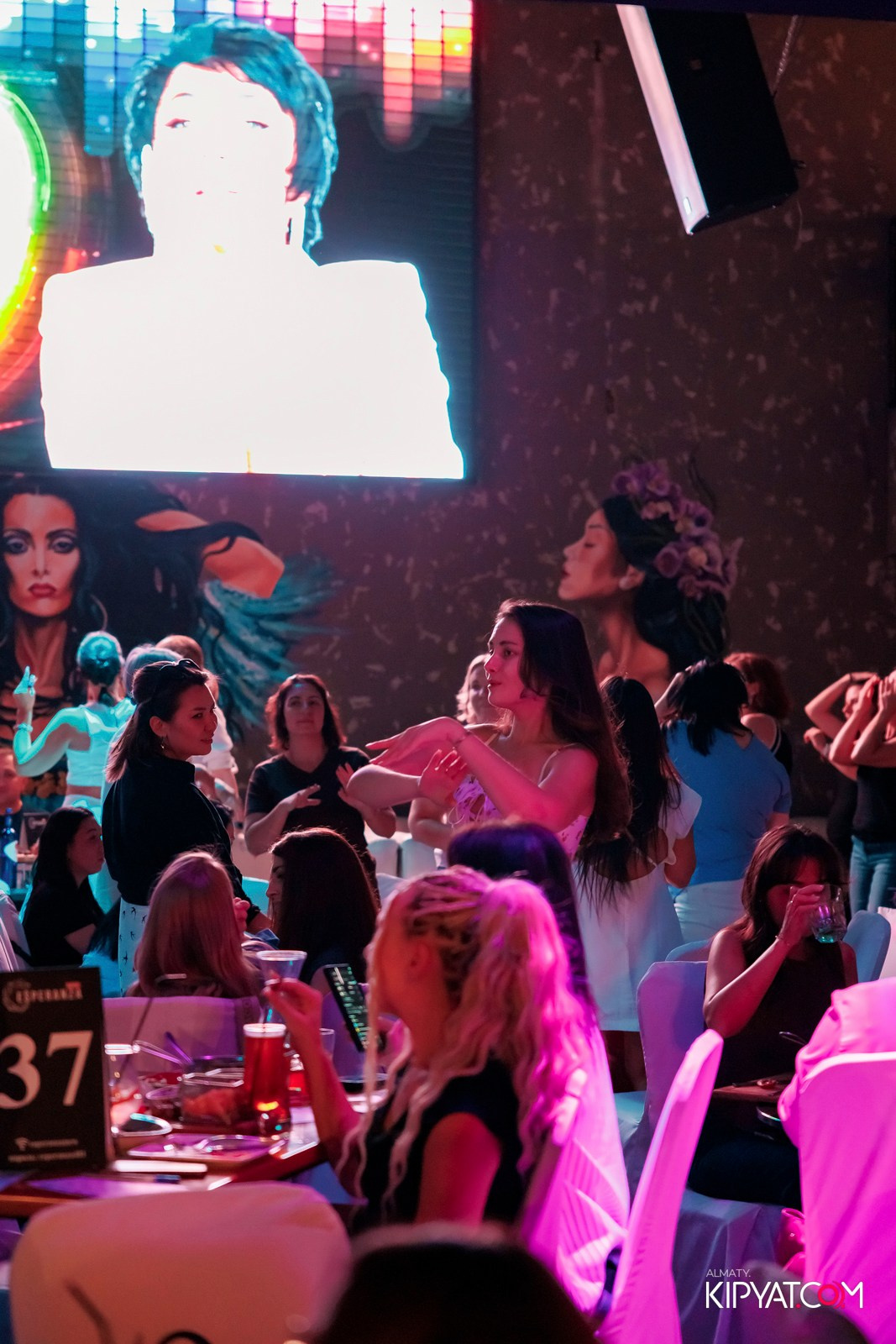 МУЗЫКАЛЬНОЕ ЛОТО В HIT RETRO. КИПЯТКОМ АЛМАТЫ!