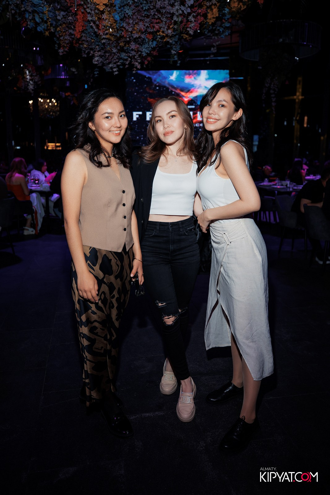 FRIENDS BAR & TERRACE. КИПЯТКОМ АЛМАТЫ!