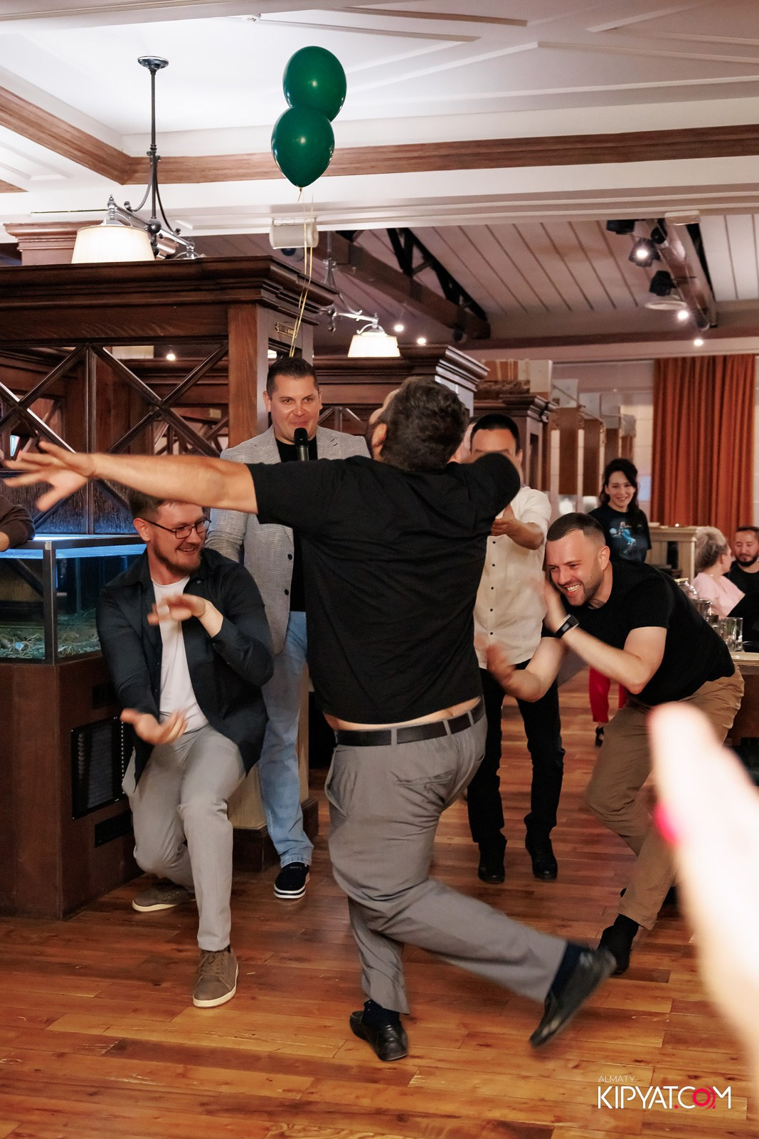 ДЕНЬ РОЖДЕНИЯ ЖИГУЛИ БАР — 1 ГОД. КИПЯТКОМ АЛМАТЫ!