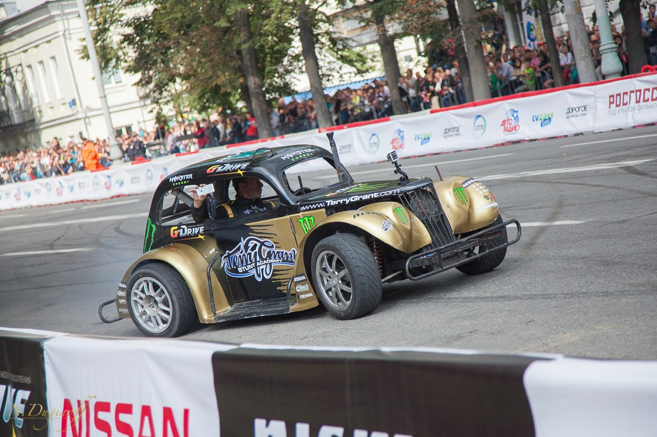 Nissan Nissmo Drive. Профессиональный фотограф Дугинов Николай | Екатеринбург