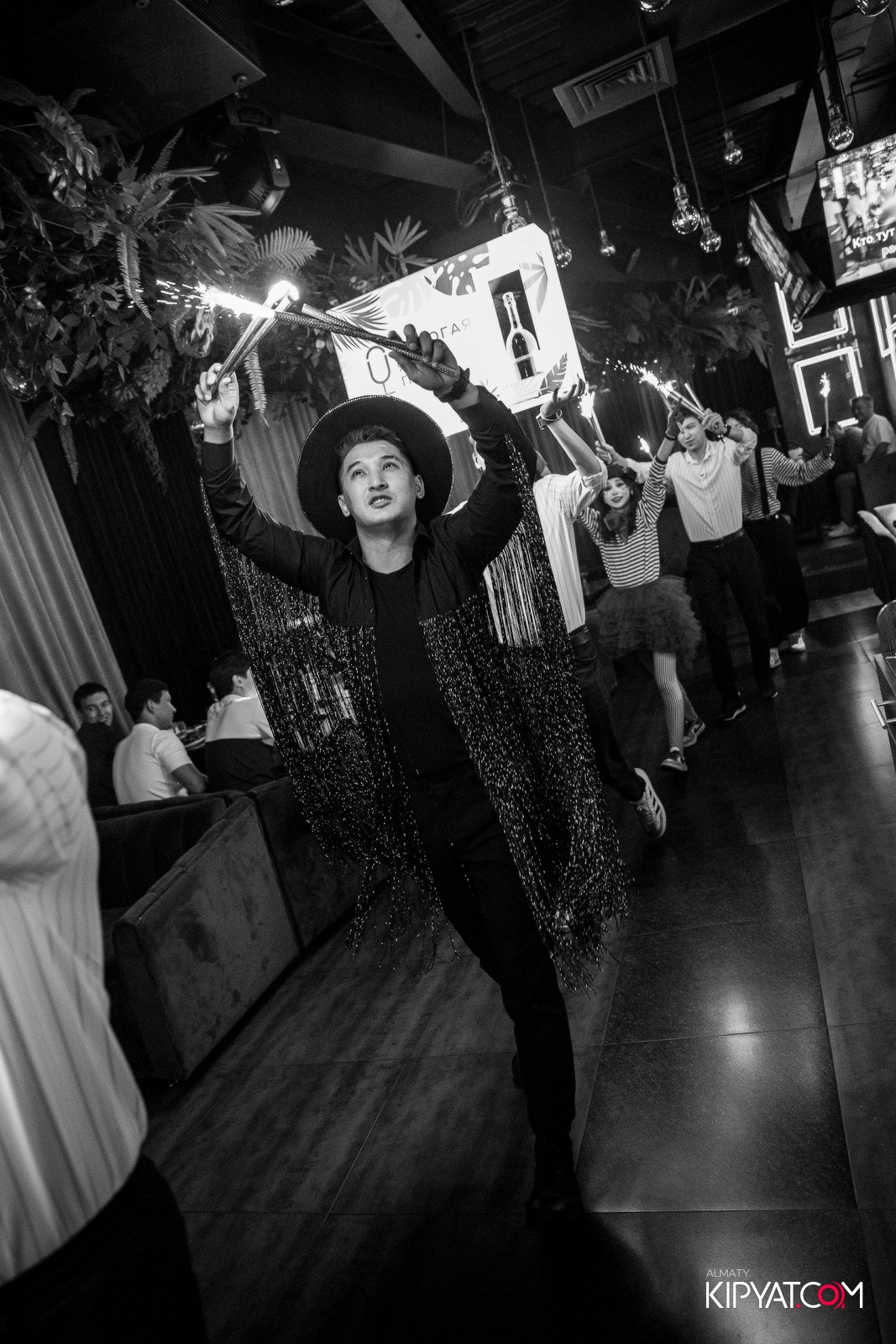 ДОРОГАЯ, Я НЕ ПИЛ. КИПЯТКОМ АЛМАТЫ!