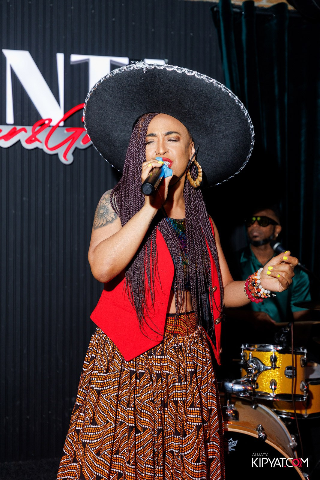 ПИНТА НА АУЭЗОВА. КИПЯТКОМ АЛМАТЫ!