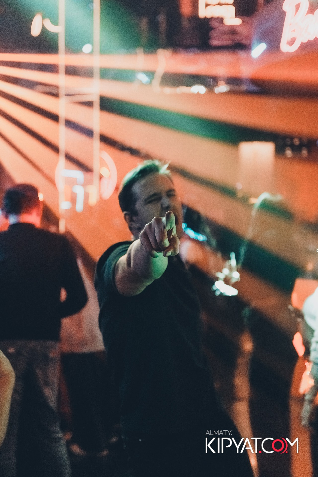 ВЫСТУПЛЕНИЕ ГРУППЫ ВИРУС SANTA BARBARA. КИПЯТКОМ АЛМАТЫ!