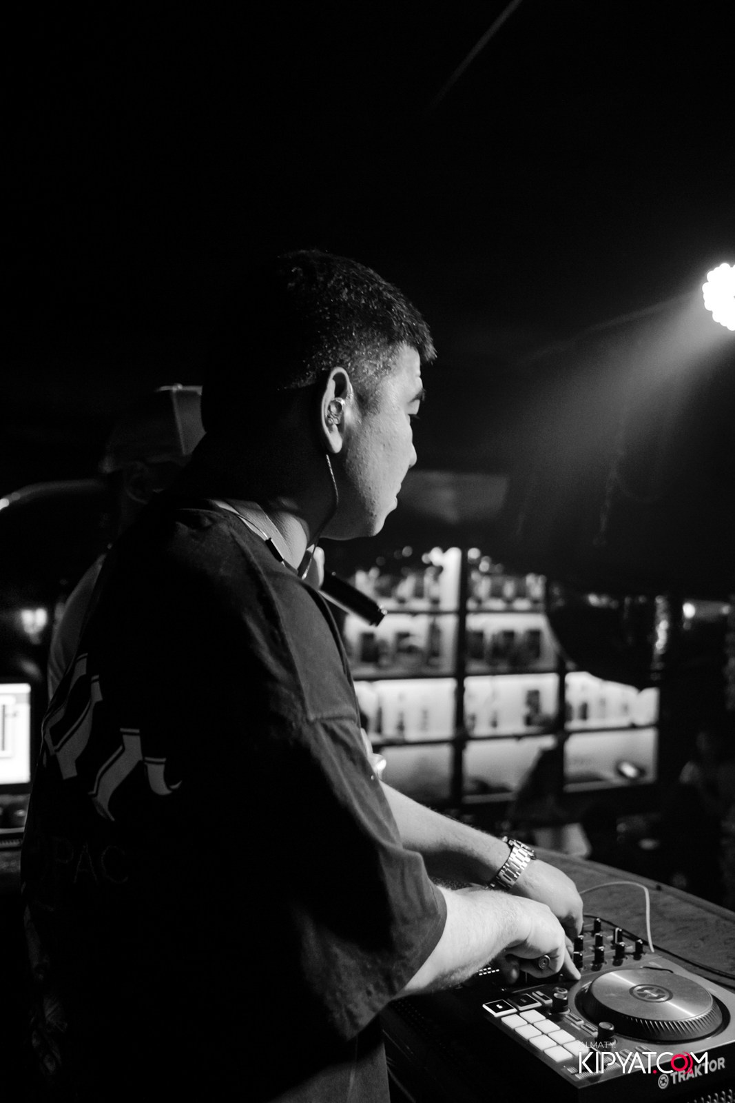 UYAT EMES BAR. КИПЯТКОМ АЛМАТЫ!