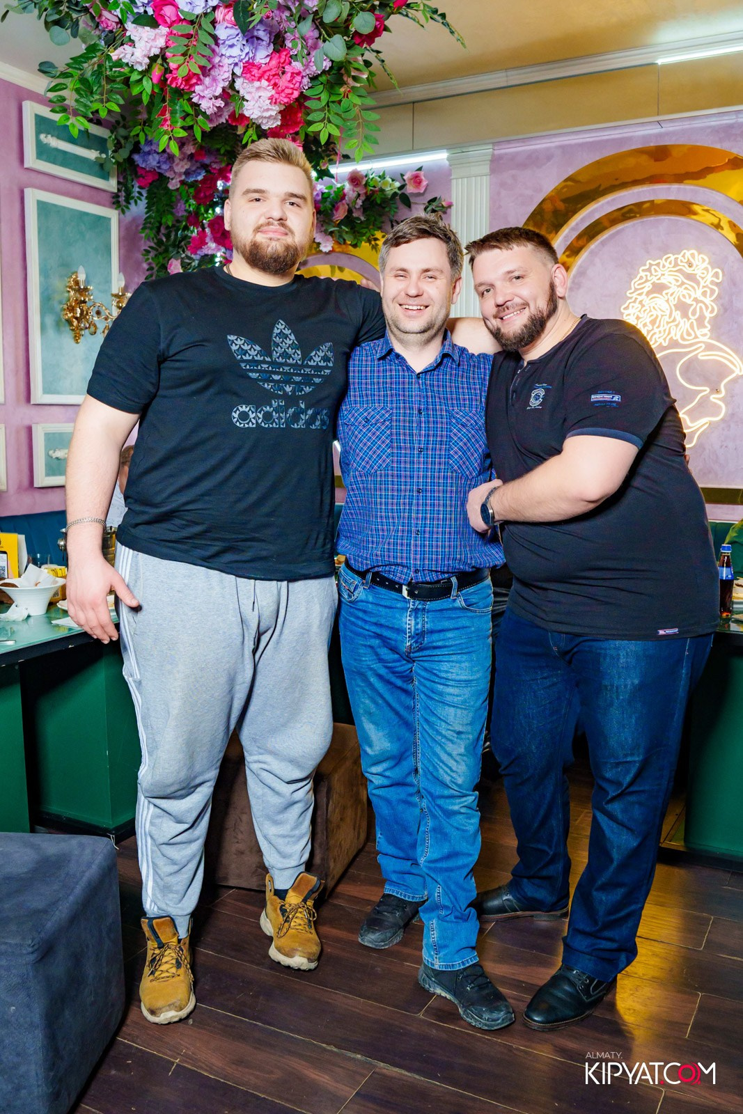 УХО И МЕДВЕДЬ НА САИНА. КИПЯТКОМ АЛМАТЫ!