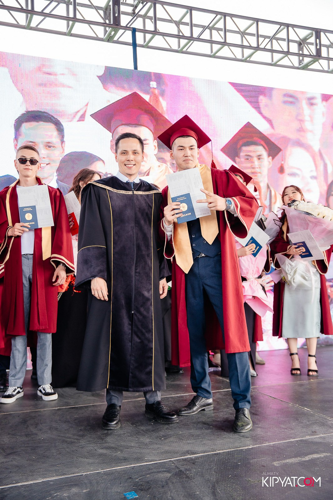 ВРУЧЕНИЕ ДИПЛОМОВ — НАРХОЗ КОЛЛЕДЖ. Part 3. КИПЯТКОМ АЛМАТЫ!