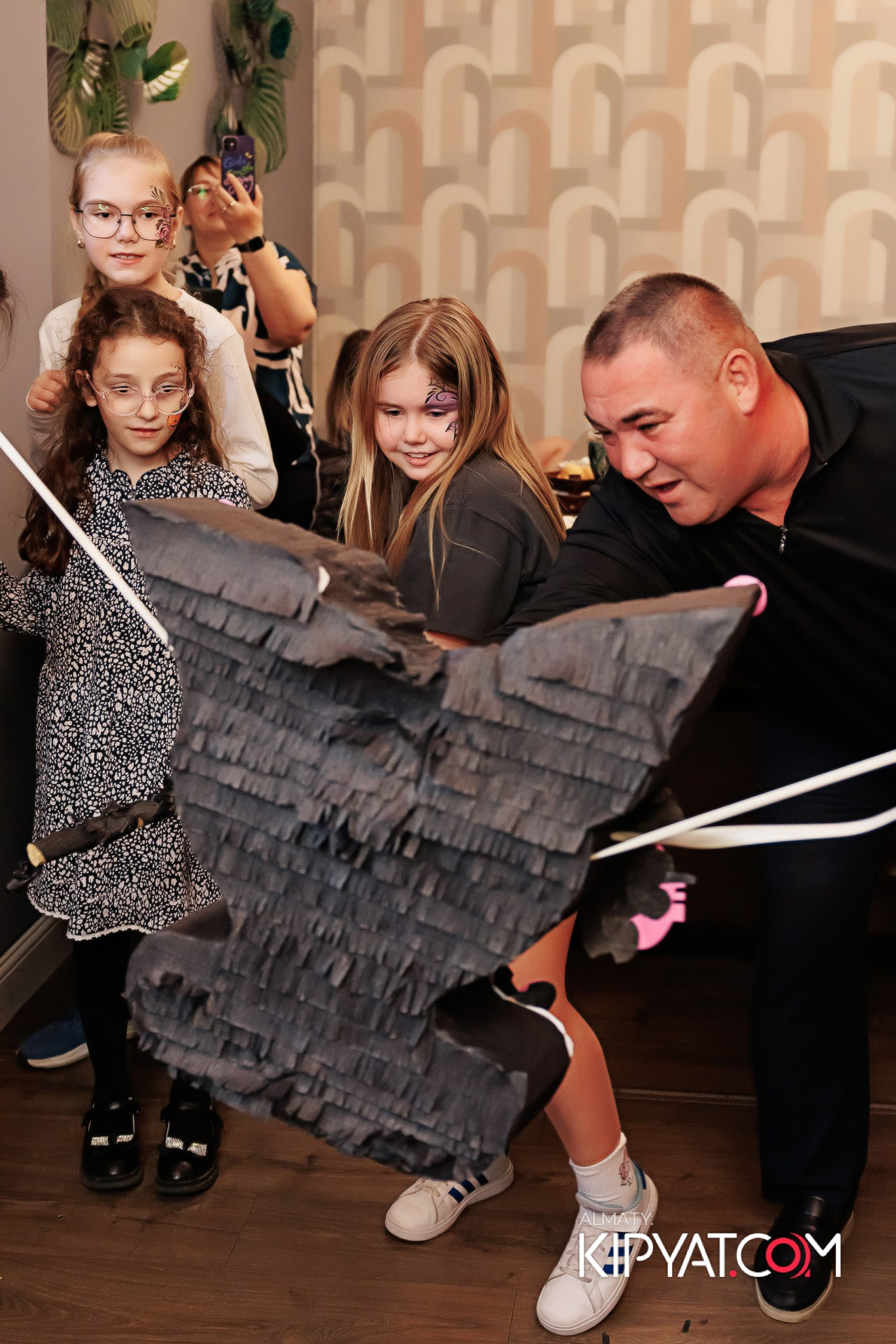 ДЕТСКИЙ ХЭЛЛОУИН KINDER BOOM. КИПЯТКОМ АЛМАТЫ! Фотосъемка мероприятий в Алматы