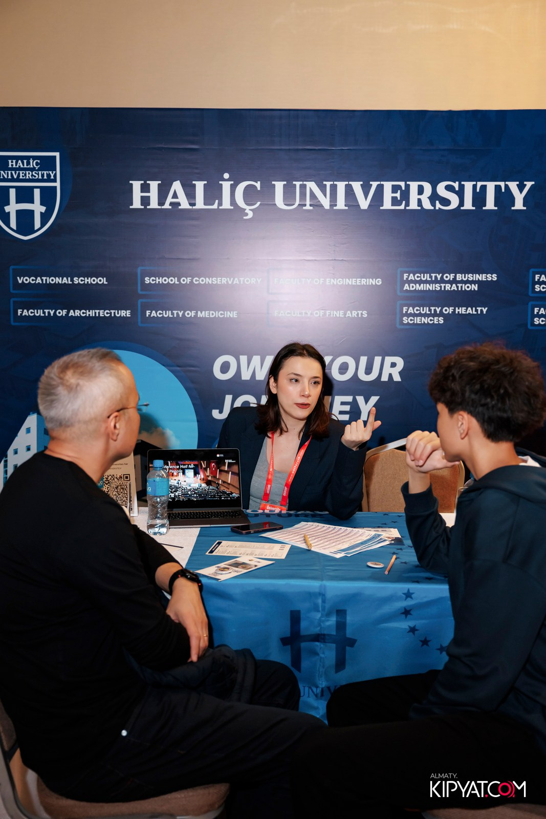 ВЫСТАВКА ТУРЕЦКИХ УНИВЕРСИТЕТОВ. КИПЯТКОМ АЛМАТЫ! Фотосъемка мероприятий в Алматы