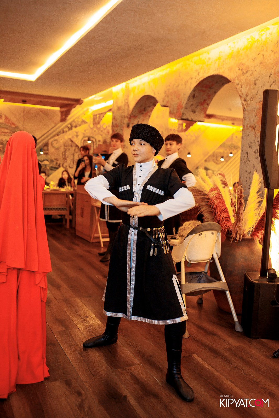 ХАЧАПУРИ ХИНКАЛЬЕВИЧ НА ДОСТЫК. КИПЯТКОМ АЛМАТЫ! Фотосъемка мероприятий в Алматы