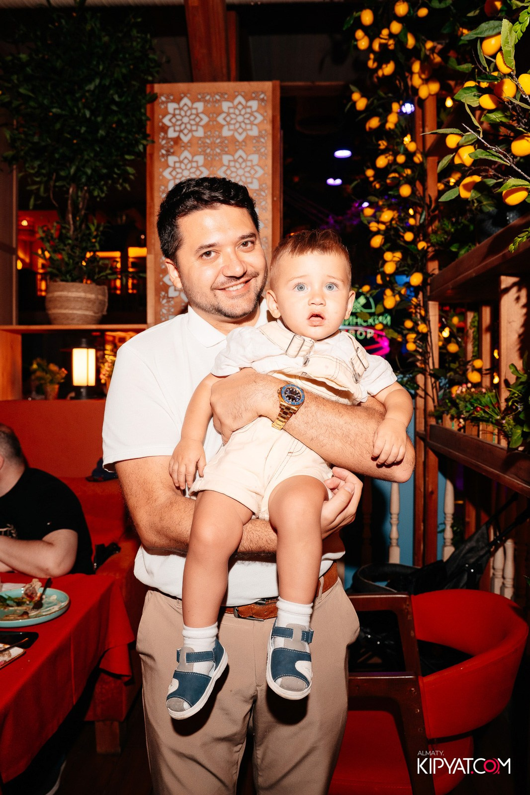 ГРУЗИНСКИЙ ДВОР НА КАБАНБАЙ БАТЫРА. КИПЯТКОМ АЛМАТЫ!