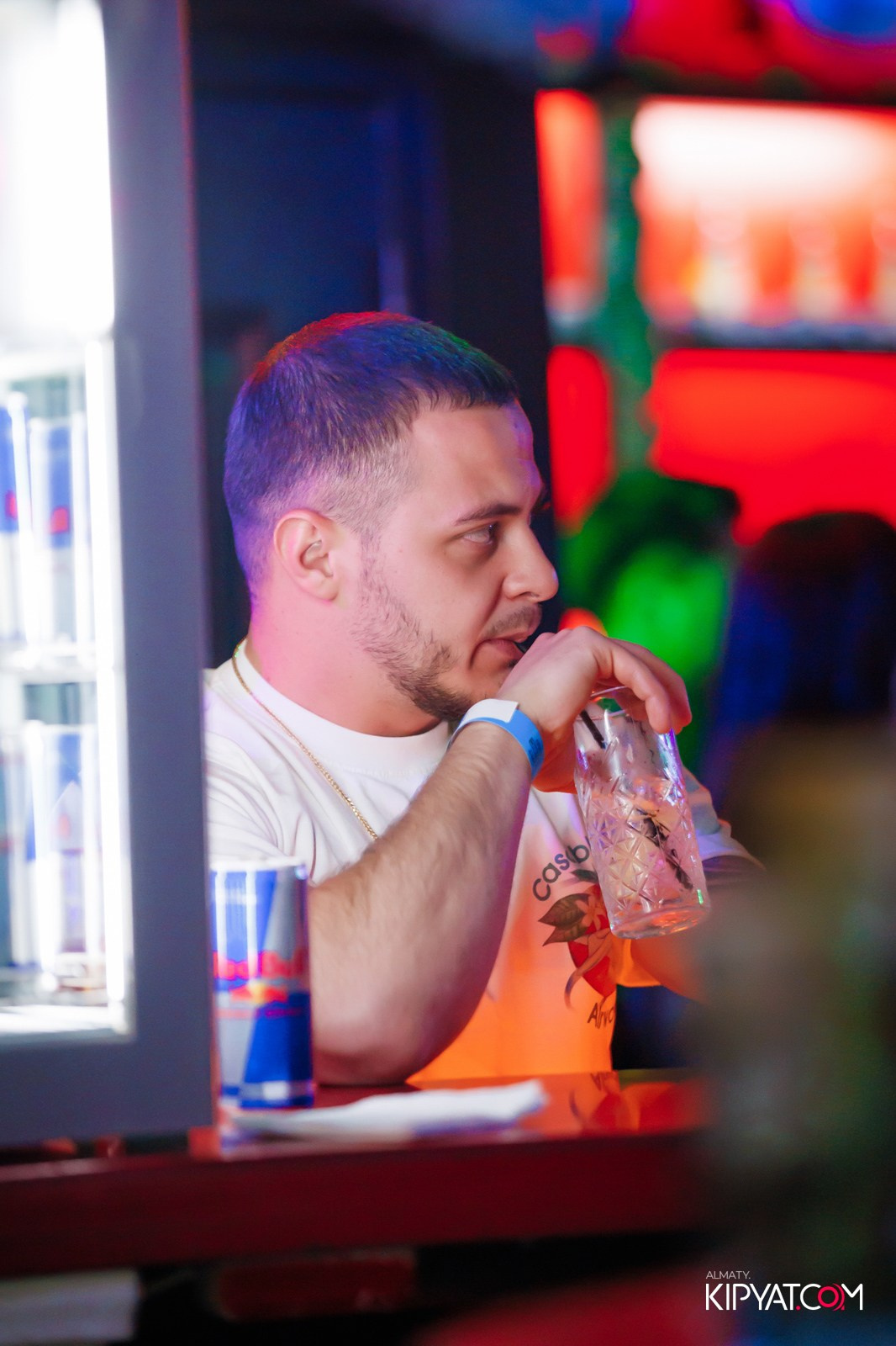 UYAT EMES BAR. КИПЯТКОМ АЛМАТЫ!