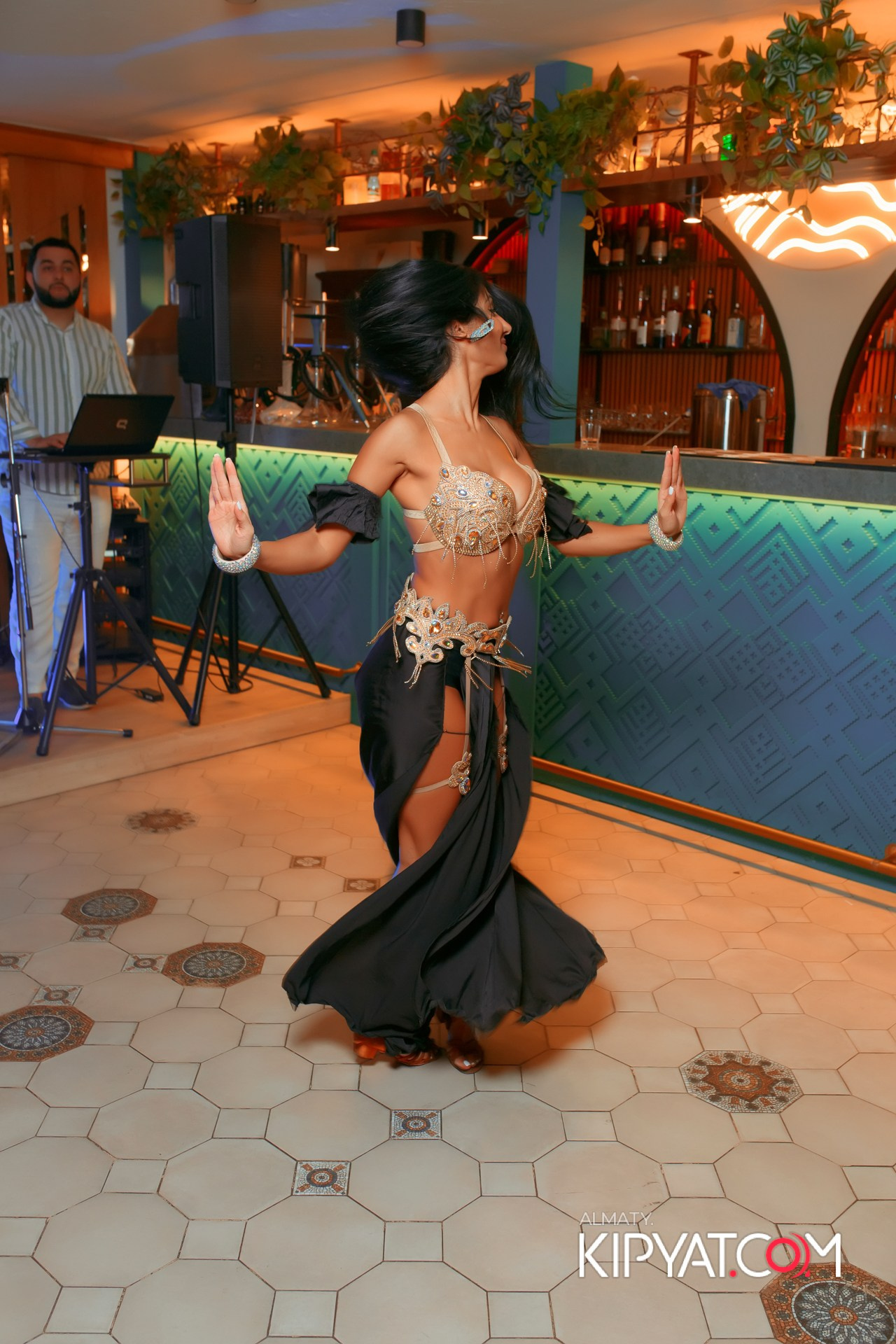 Modi Restobarchik. КИПЯТКОМ АЛМАТЫ!