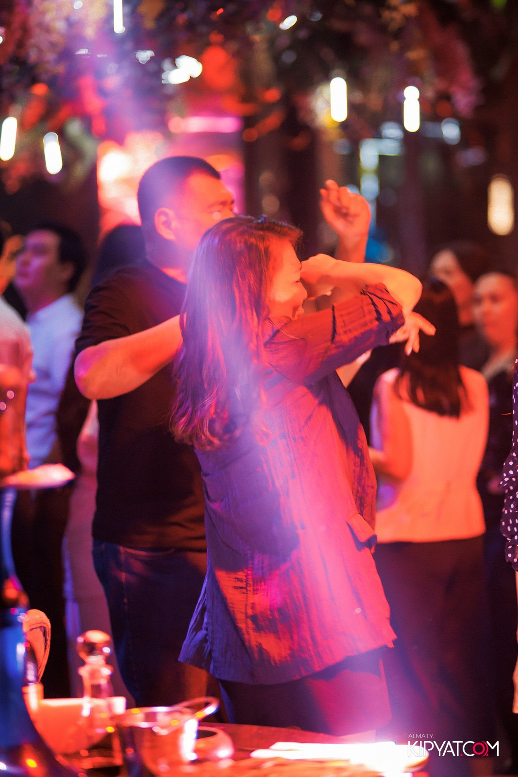 FRIENDS BAR & TERRACE. КИПЯТКОМ АЛМАТЫ!