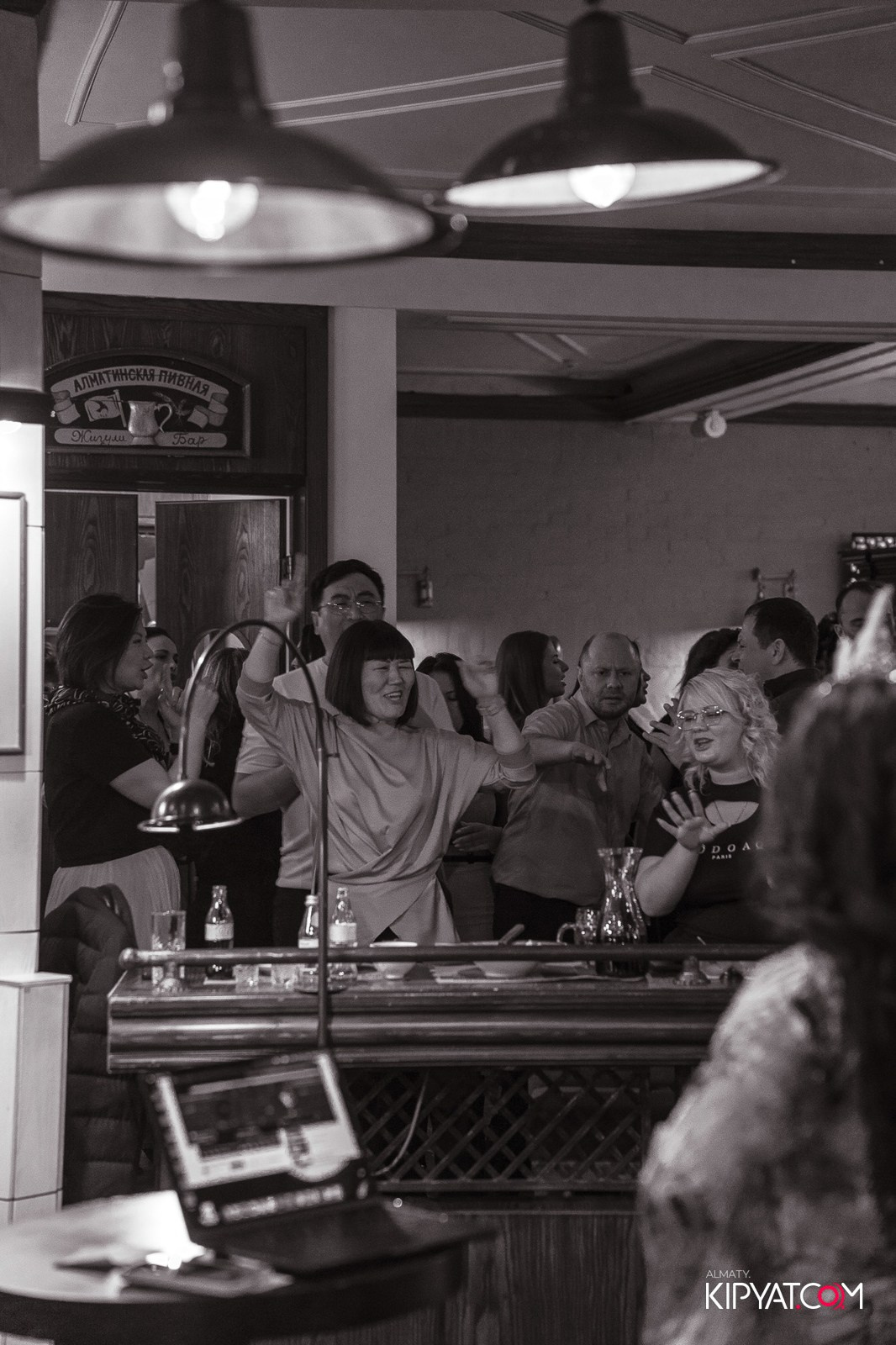 ЖИГУЛИ БАР. КИПЯТКОМ АЛМАТЫ!