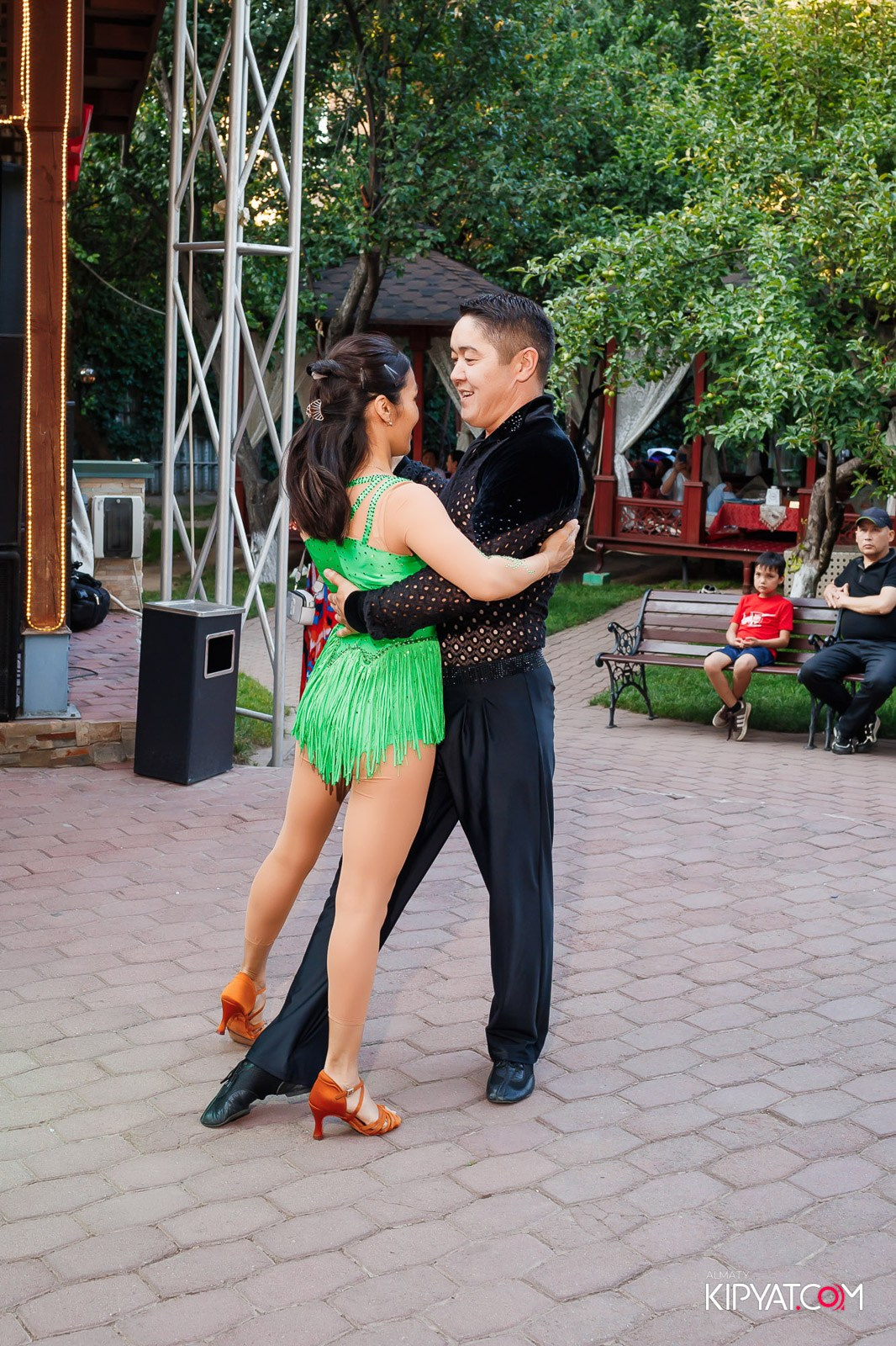 РЕСТОРАН УЧ ЛЯГАН. КИПЯТКОМ АЛМАТЫ!