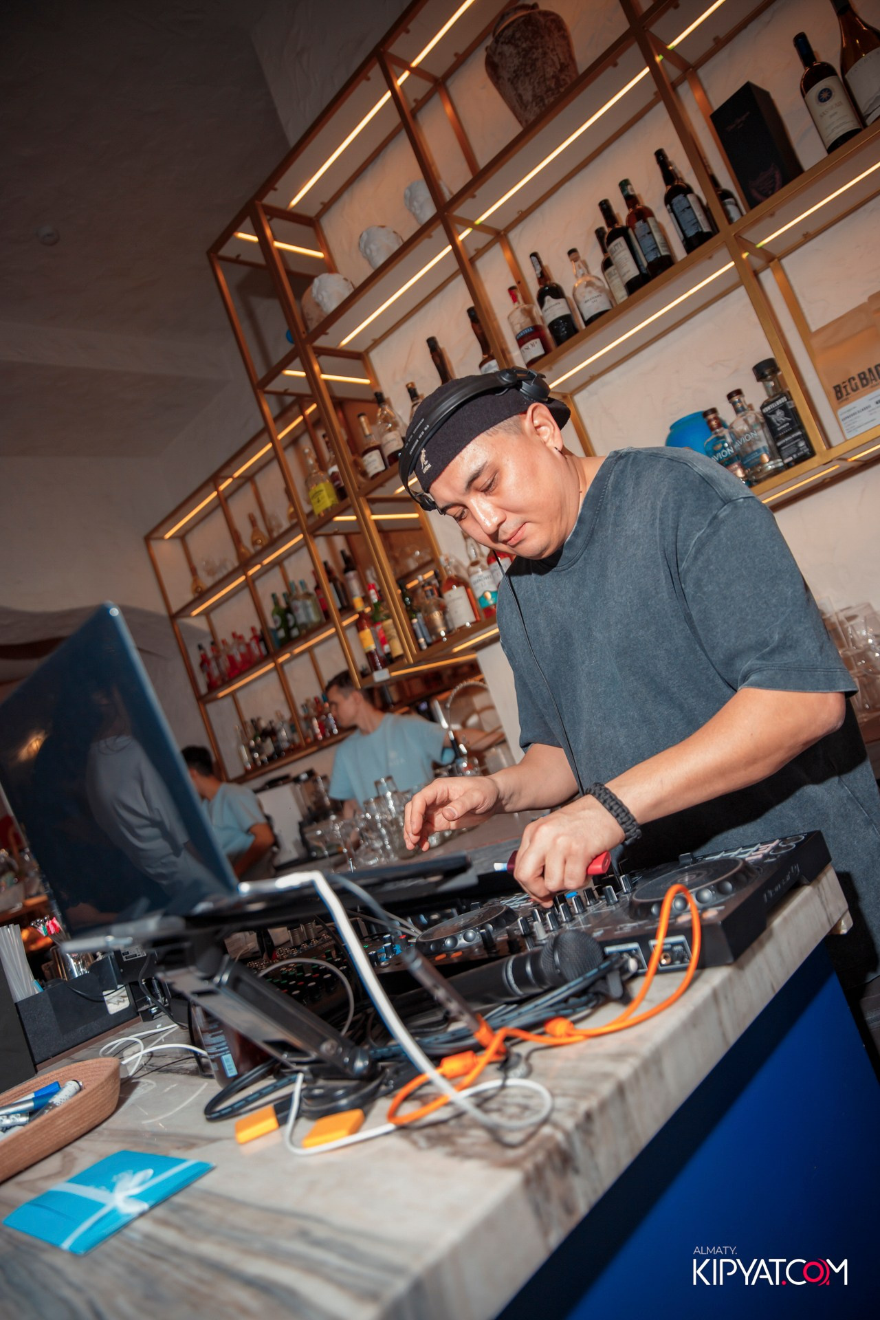 AIZA NEO BISTRO ABILAY KHAN. КИПЯТКОМ АЛМАТЫ! Фотосъемка мероприятий в Алматы