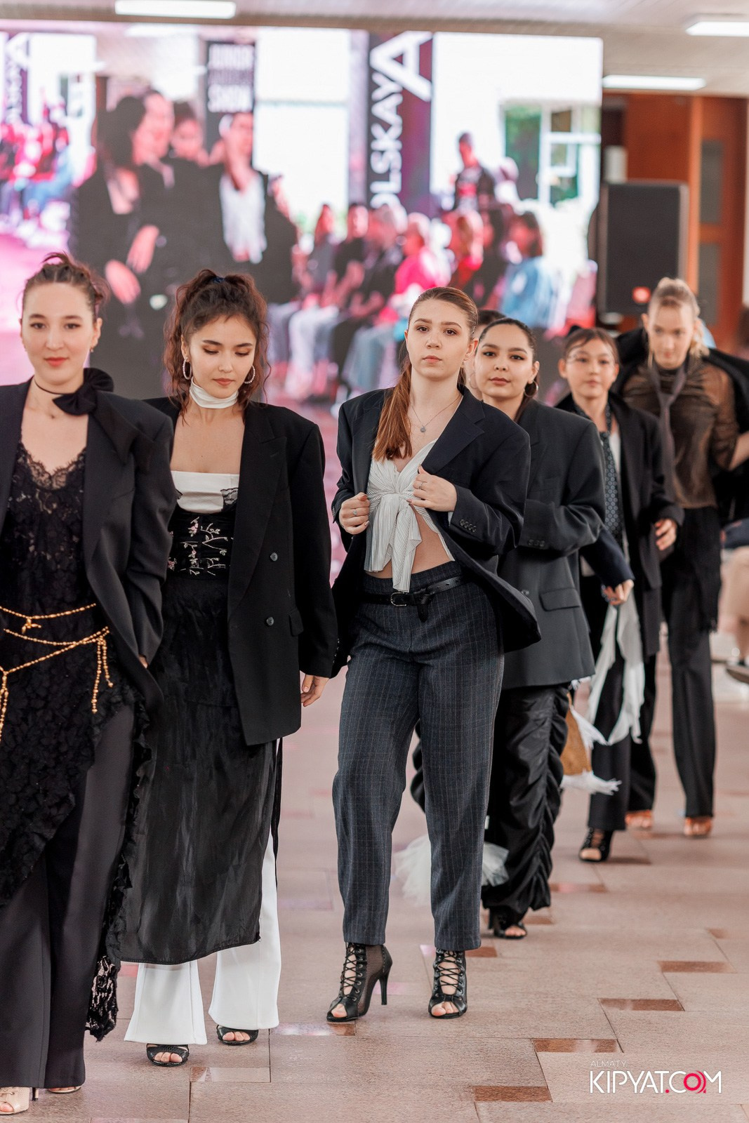 JUNIOR FASHION SHOW. КИПЯТКОМ АЛМАТЫ!