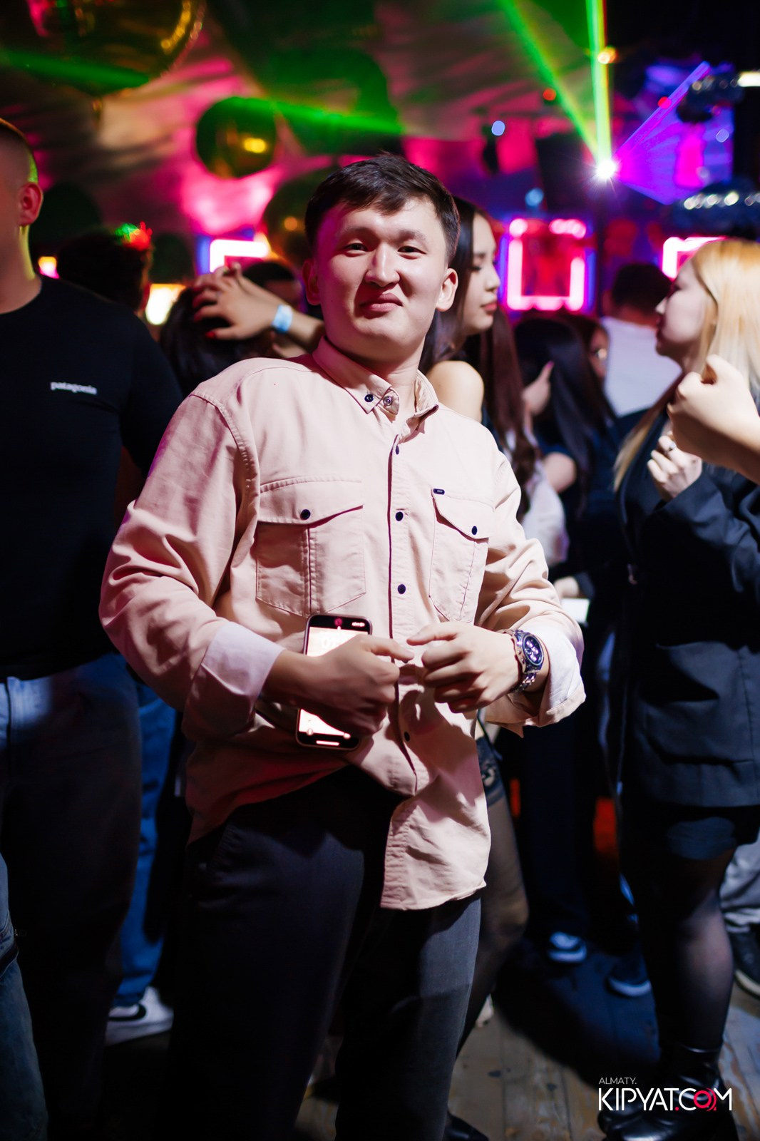 UYAT EMES BAR. КИПЯТКОМ АЛМАТЫ!