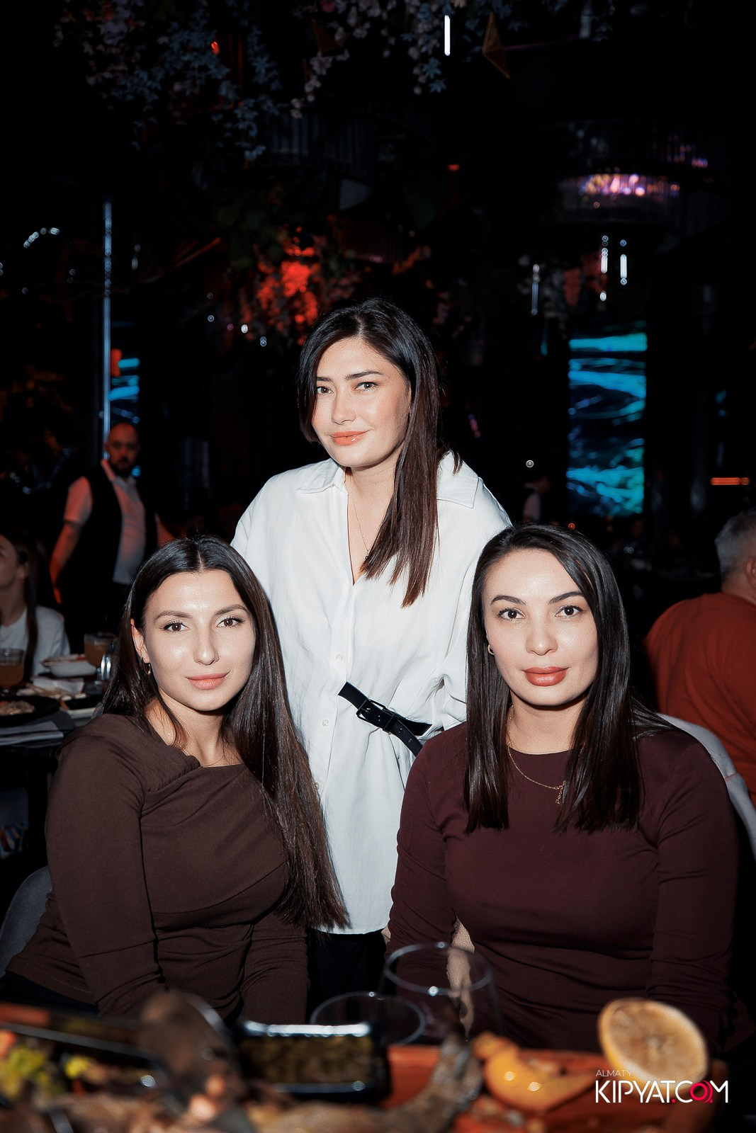 FRIENDS BAR & TERRACE. КИПЯТКОМ АЛМАТЫ!