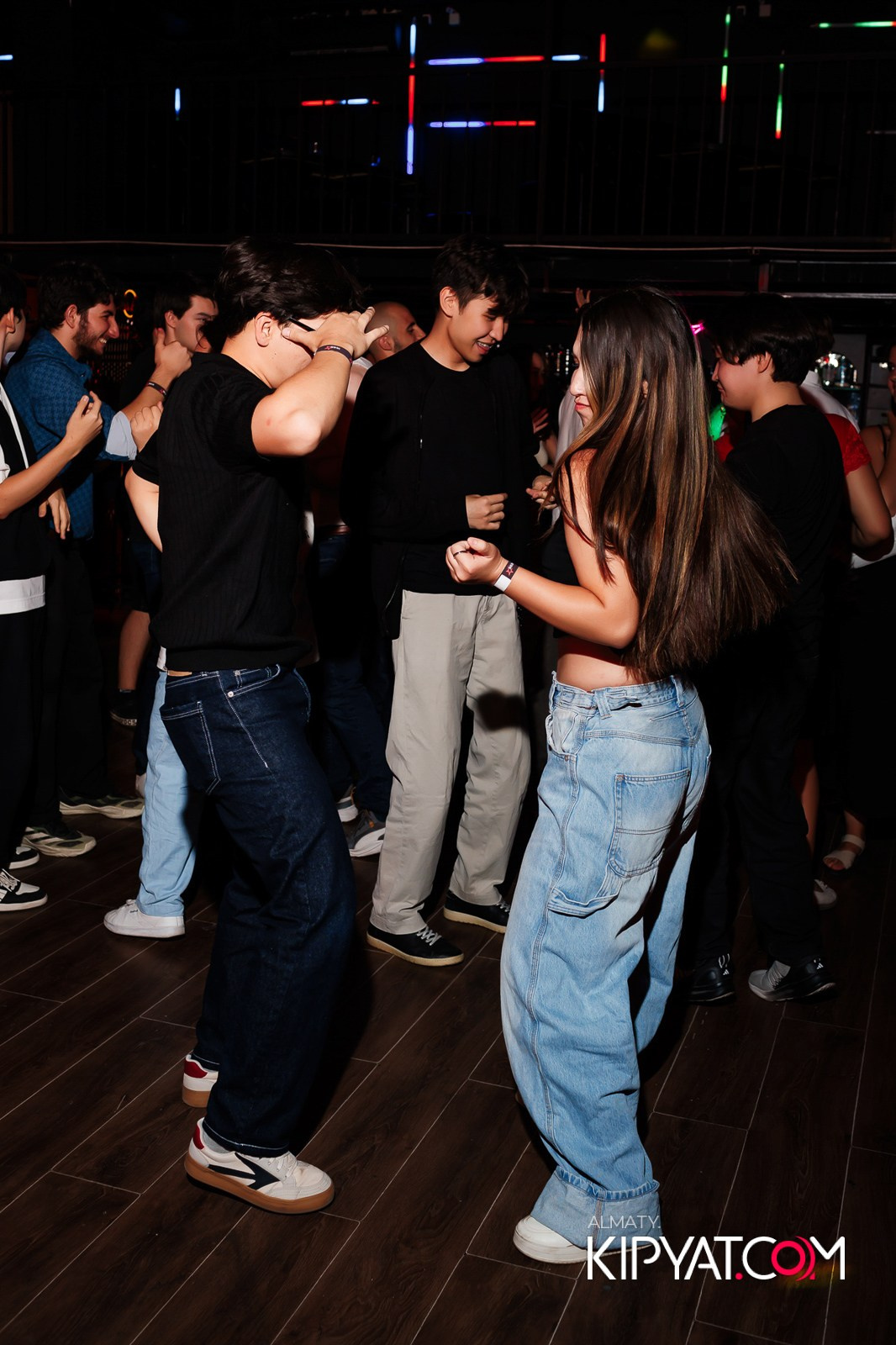 НОЧНОЙ КЛУБ ICON. КИПЯТКОМ АЛМАТЫ!