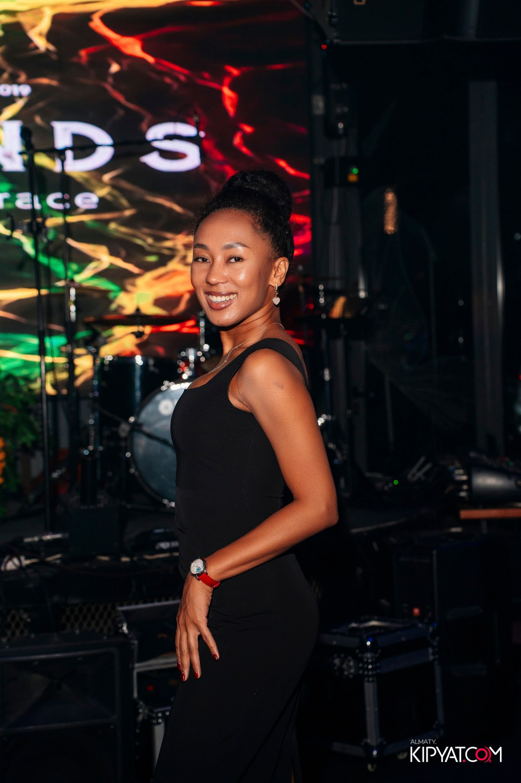 FRIENDS BAR & TERRACE. КИПЯТКОМ АЛМАТЫ!