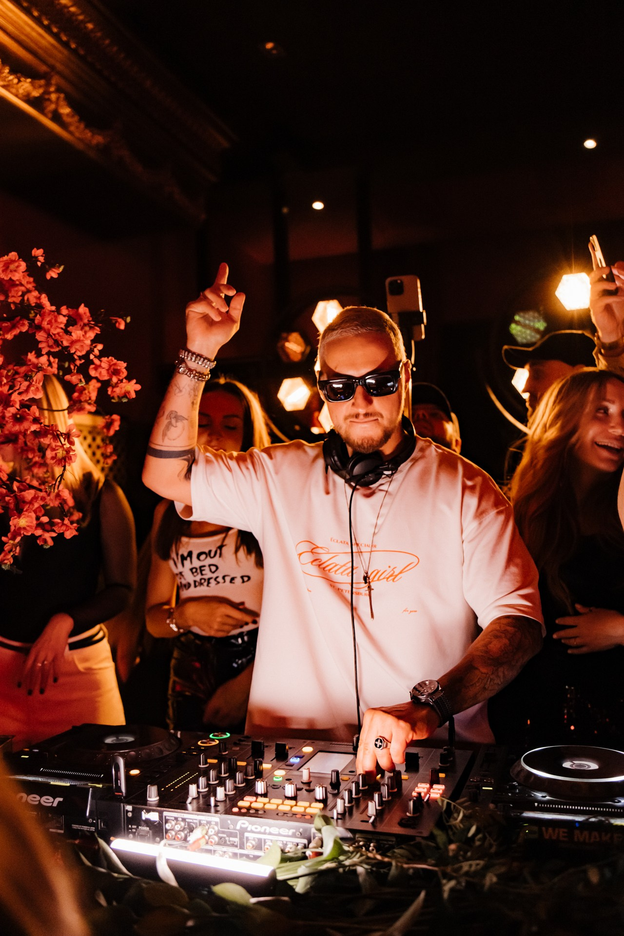 Aiwaska Buddha bar. VICTORIA SHU