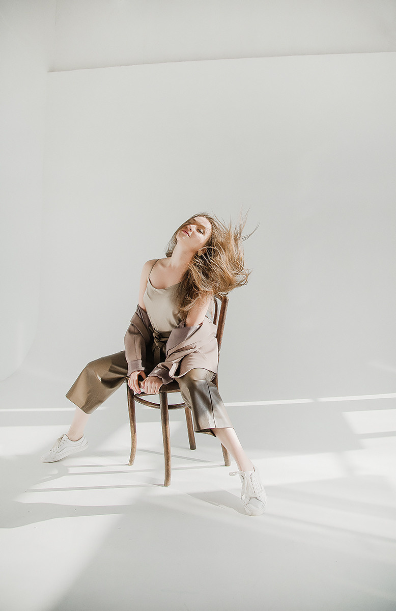 Eli / циклорама. Семейный фотограф в Сургуте