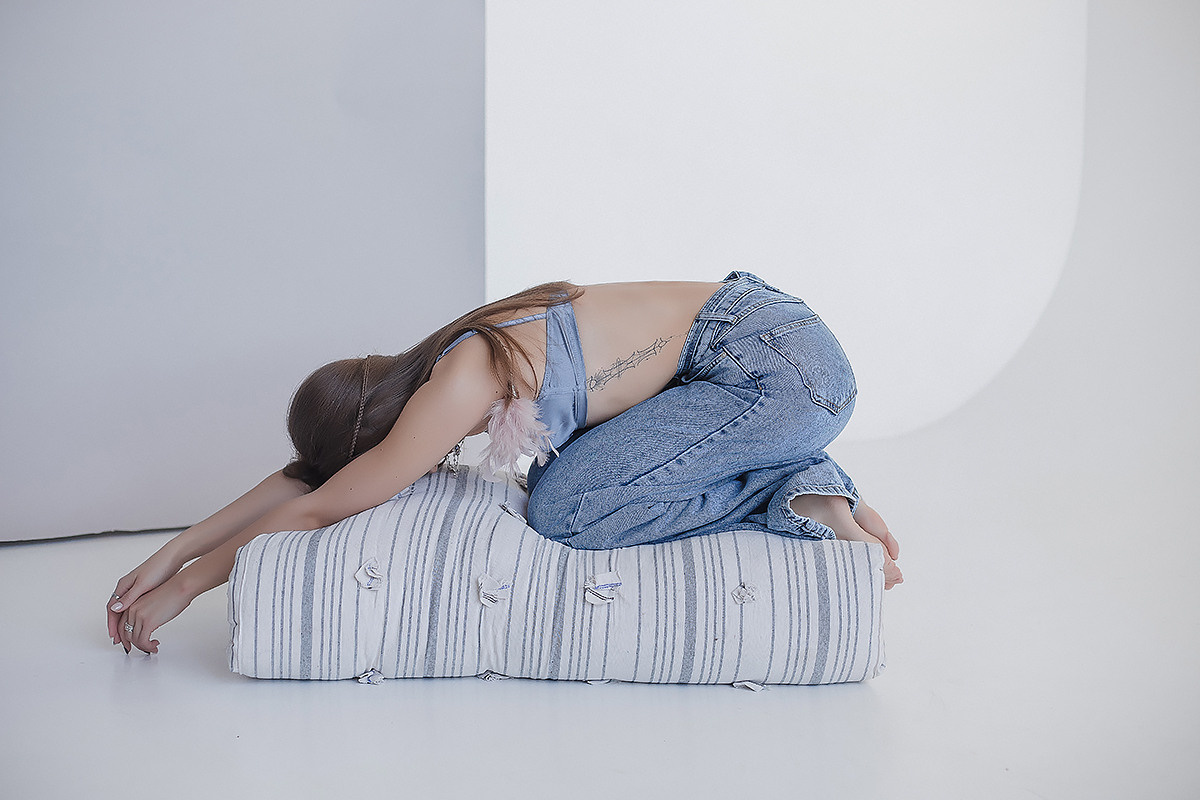 Яна / циклорама. Семейный фотограф в Сургуте