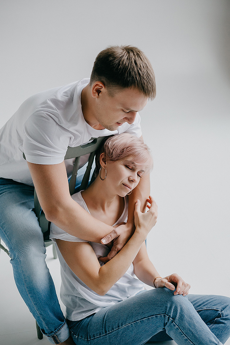 Женя & Оля / циклорама. Семейный фотограф в Сургуте